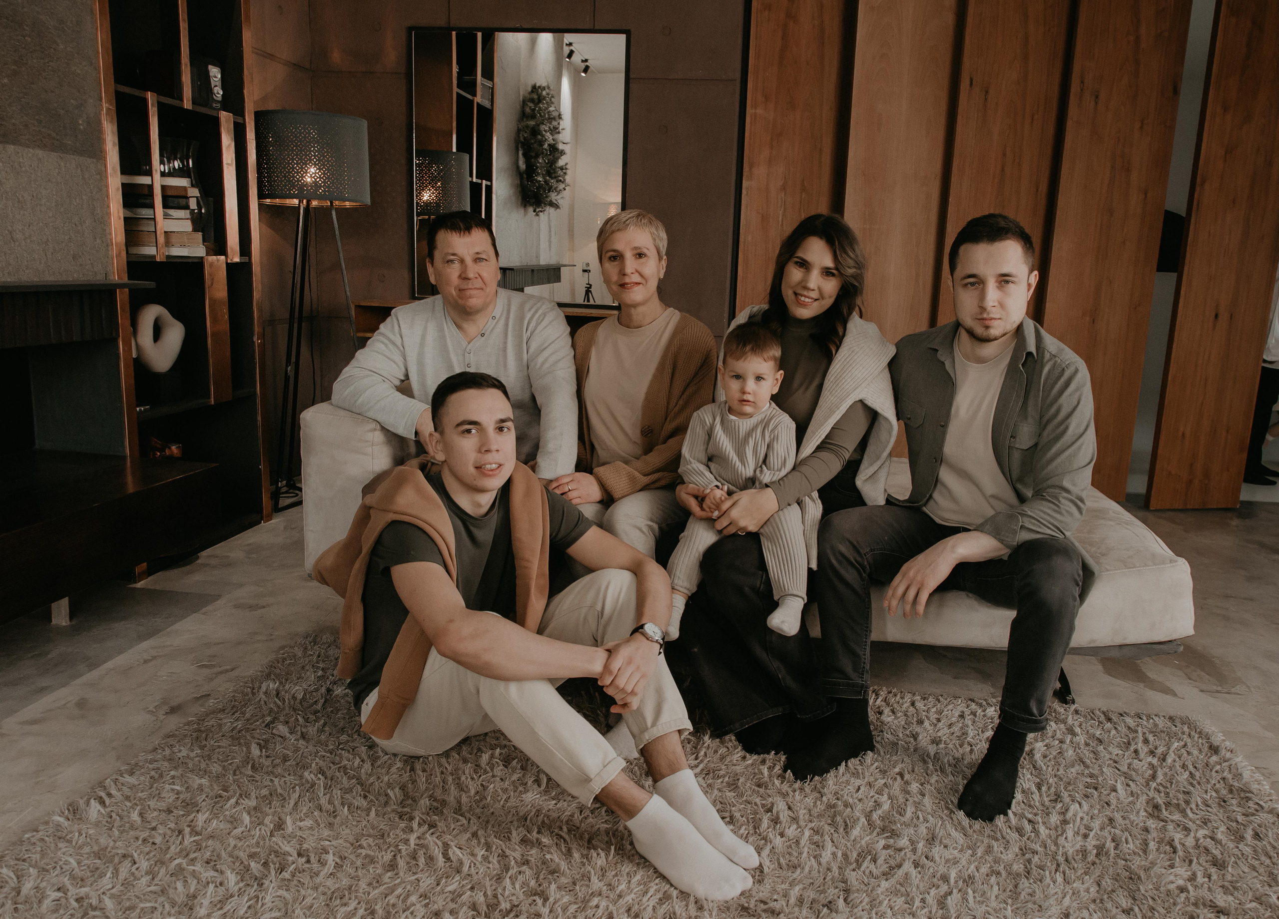 Большая семья. Фотограф Авилова Дарья ● Тюмень● Съемка больших семей ●Архив поколений