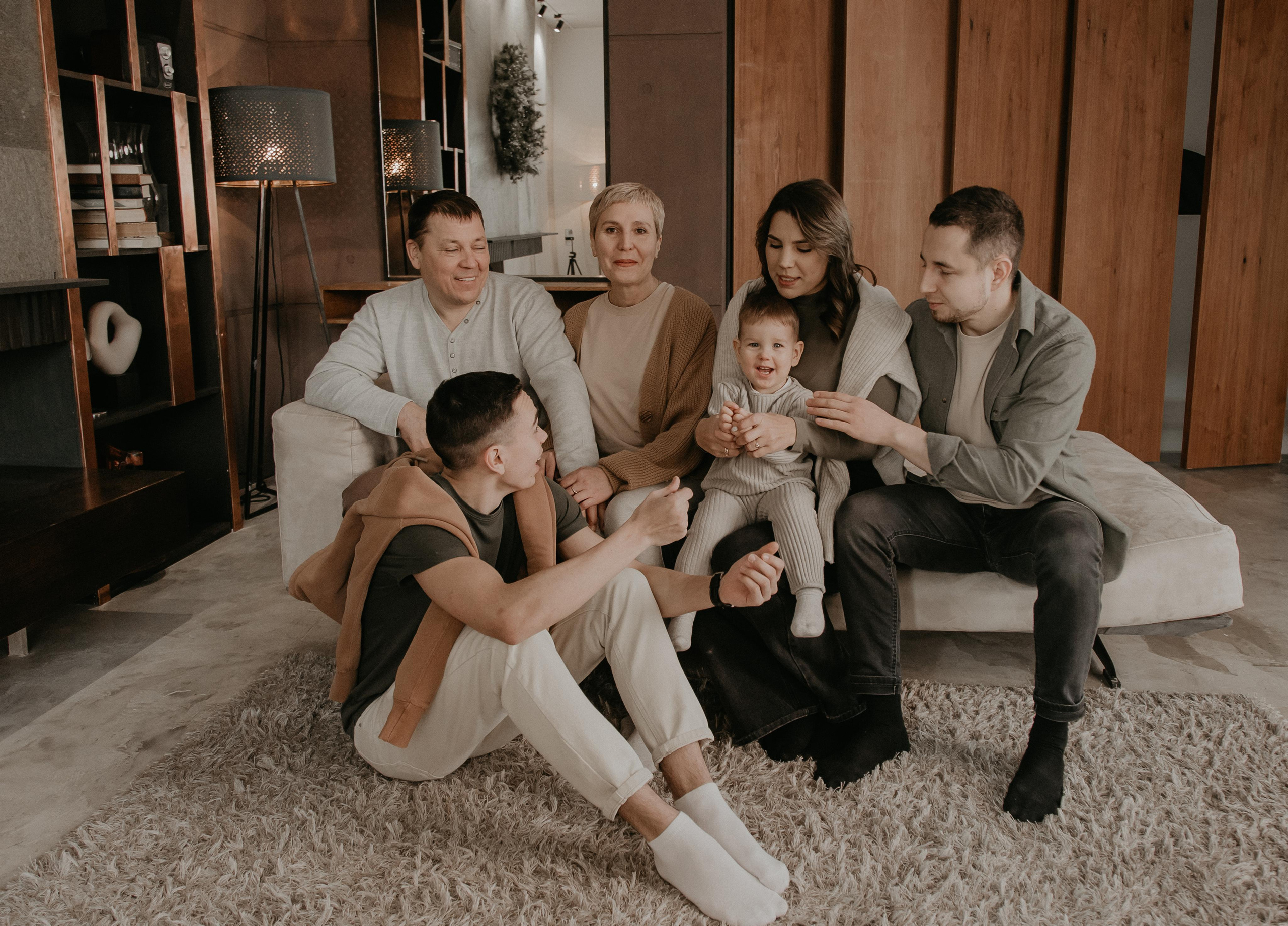 Большая семья. Фотограф Авилова Дарья ● Тюмень● Съемка больших семей ●Архив поколений