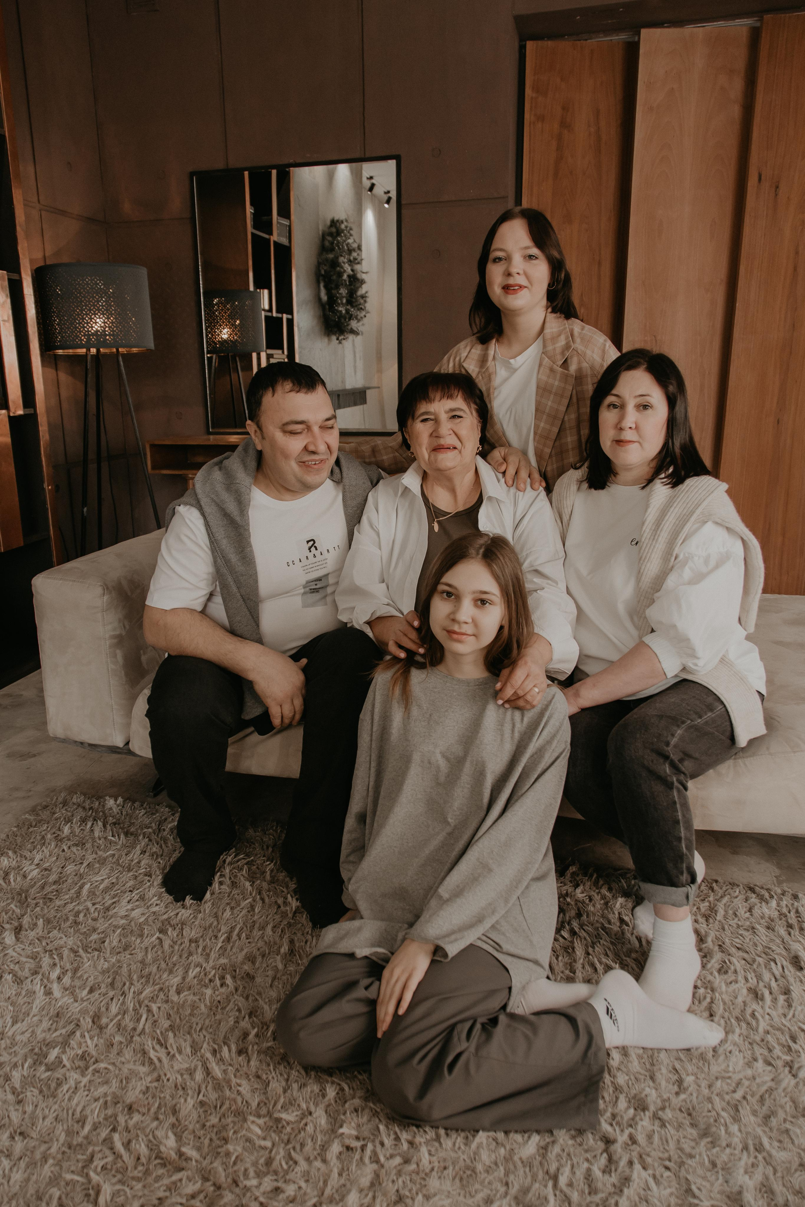 Большая семья. Фотограф Авилова Дарья ● Тюмень● Съемка больших семей ●Архив поколений