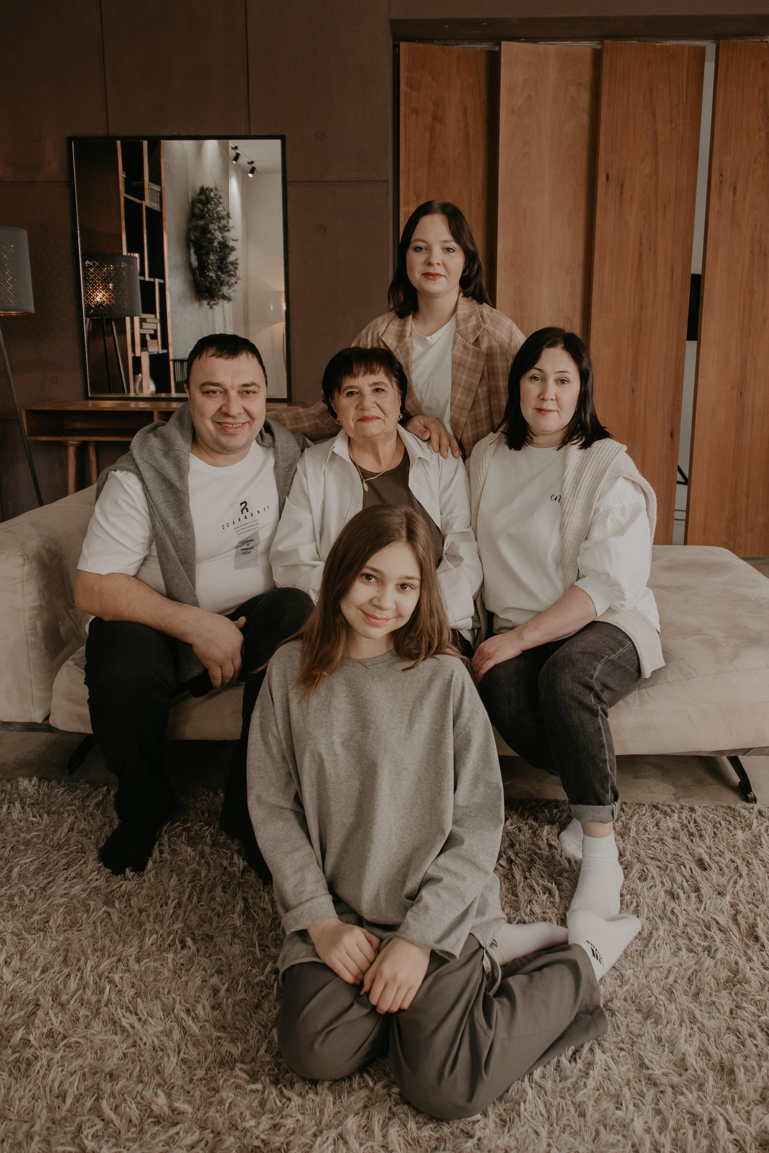 Большая семья. Фотограф Авилова Дарья ● Тюмень● Съемка больших семей ●Архив поколений