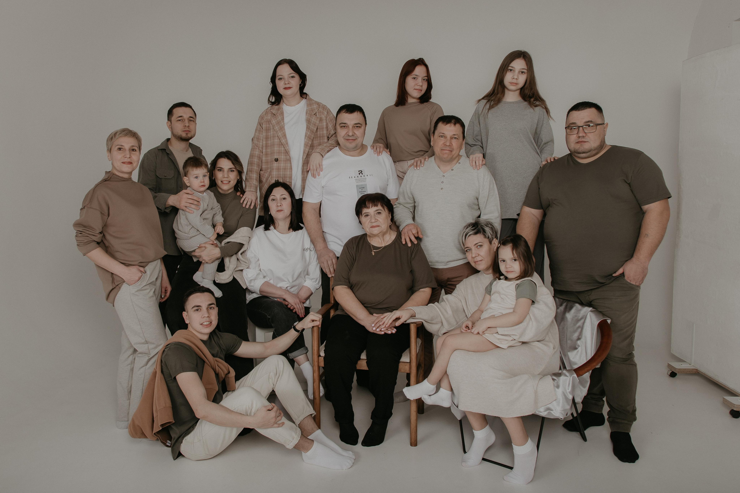 Большая семья. Фотограф Авилова Дарья ● Тюмень● Съемка больших семей ●Архив поколений