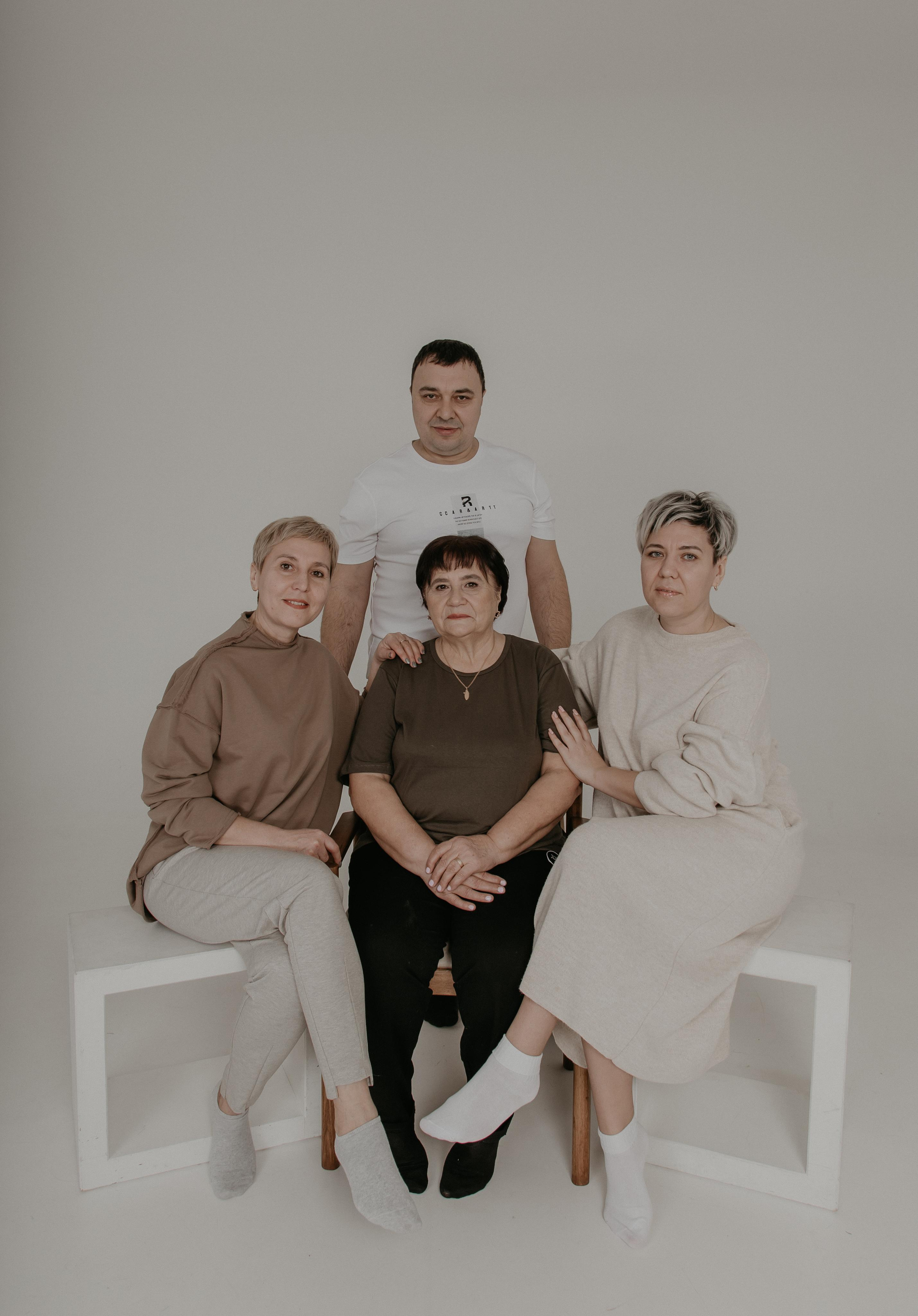 Большая семья. Фотограф Авилова Дарья ● Тюмень● Съемка больших семей ●Архив поколений