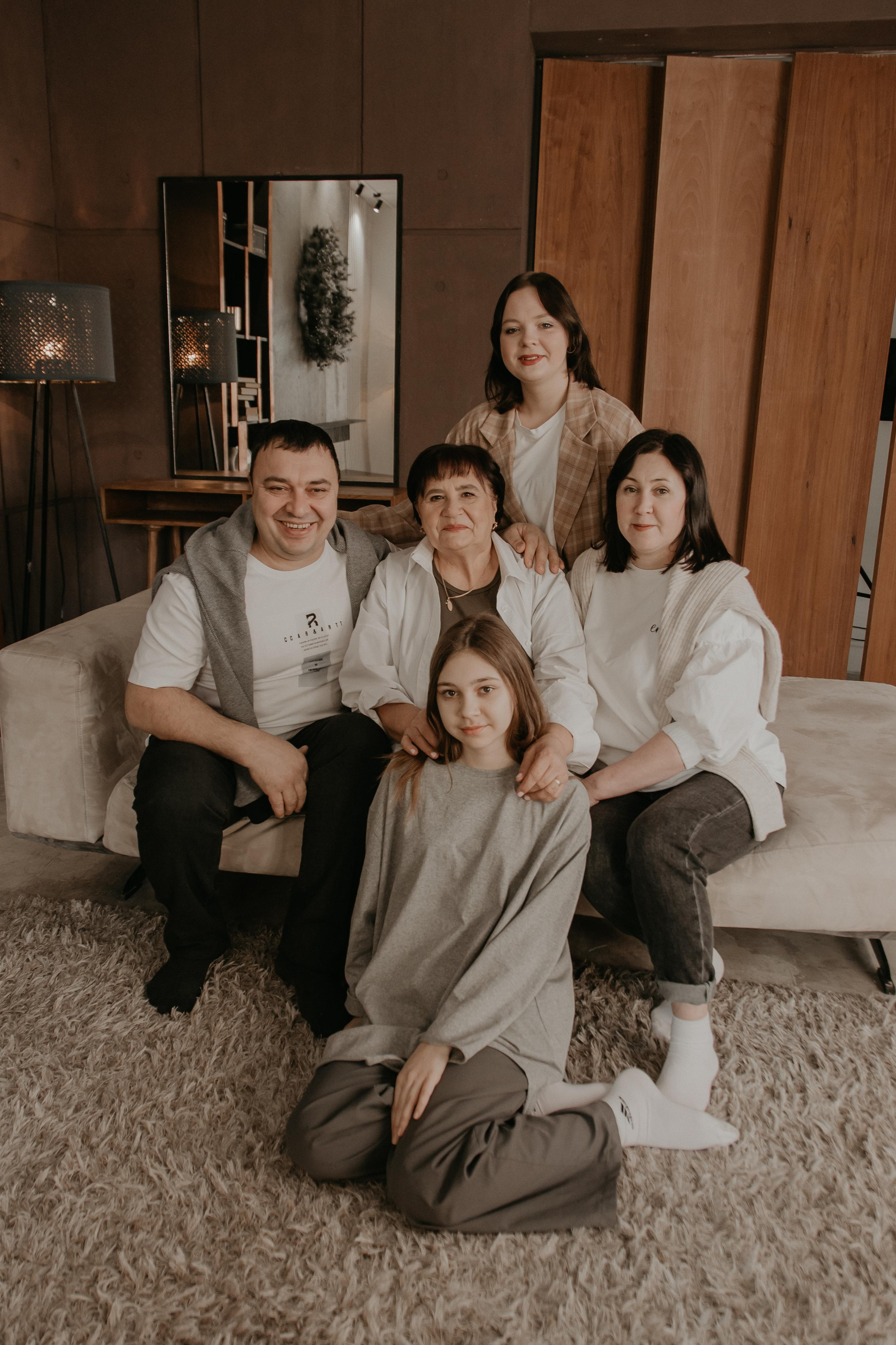 Большая семья. Фотограф Авилова Дарья ● Тюмень● Съемка больших семей ●Архив поколений