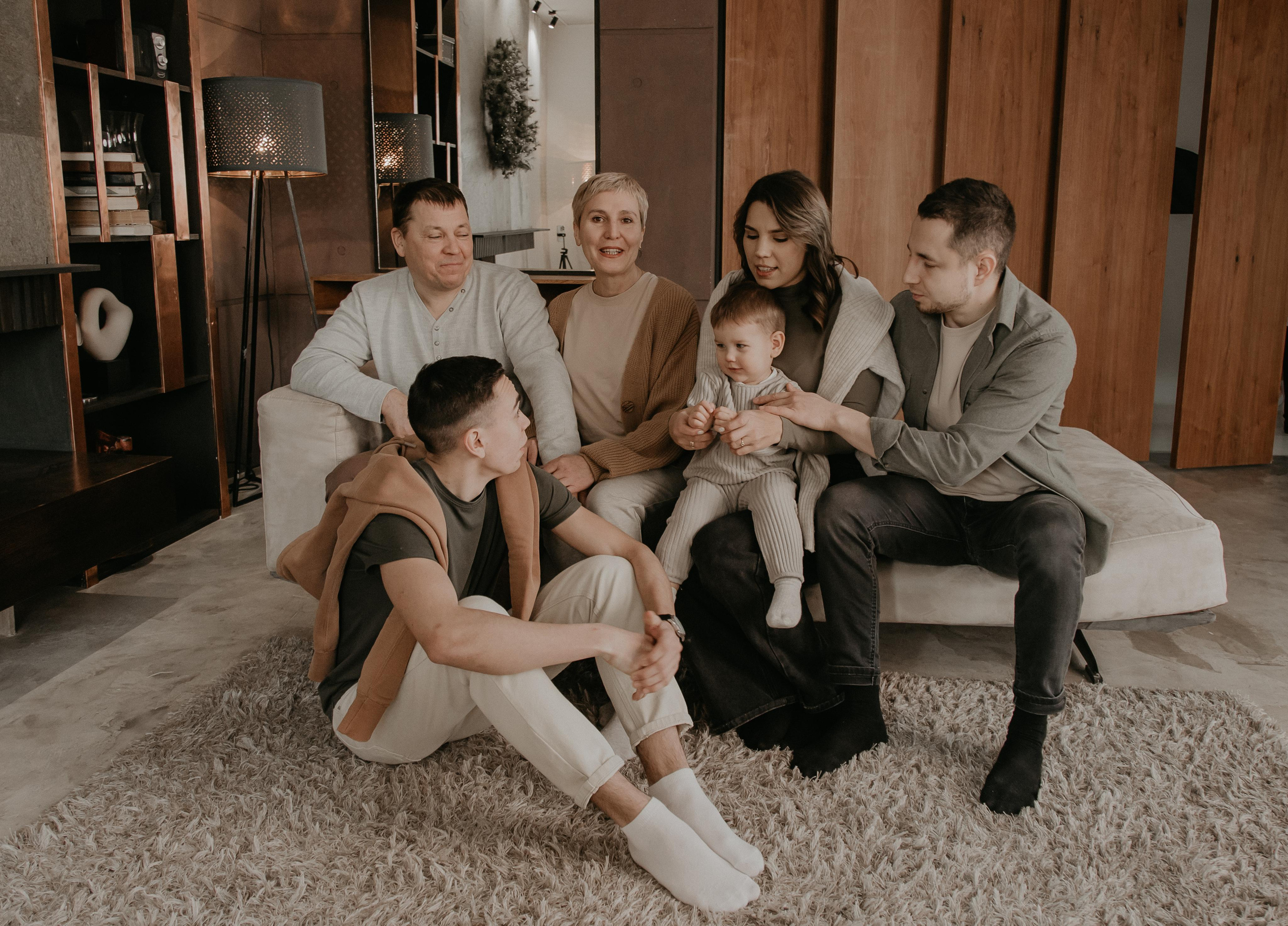 Большая семья. Фотограф Авилова Дарья ● Тюмень● Съемка больших семей ●Архив поколений
