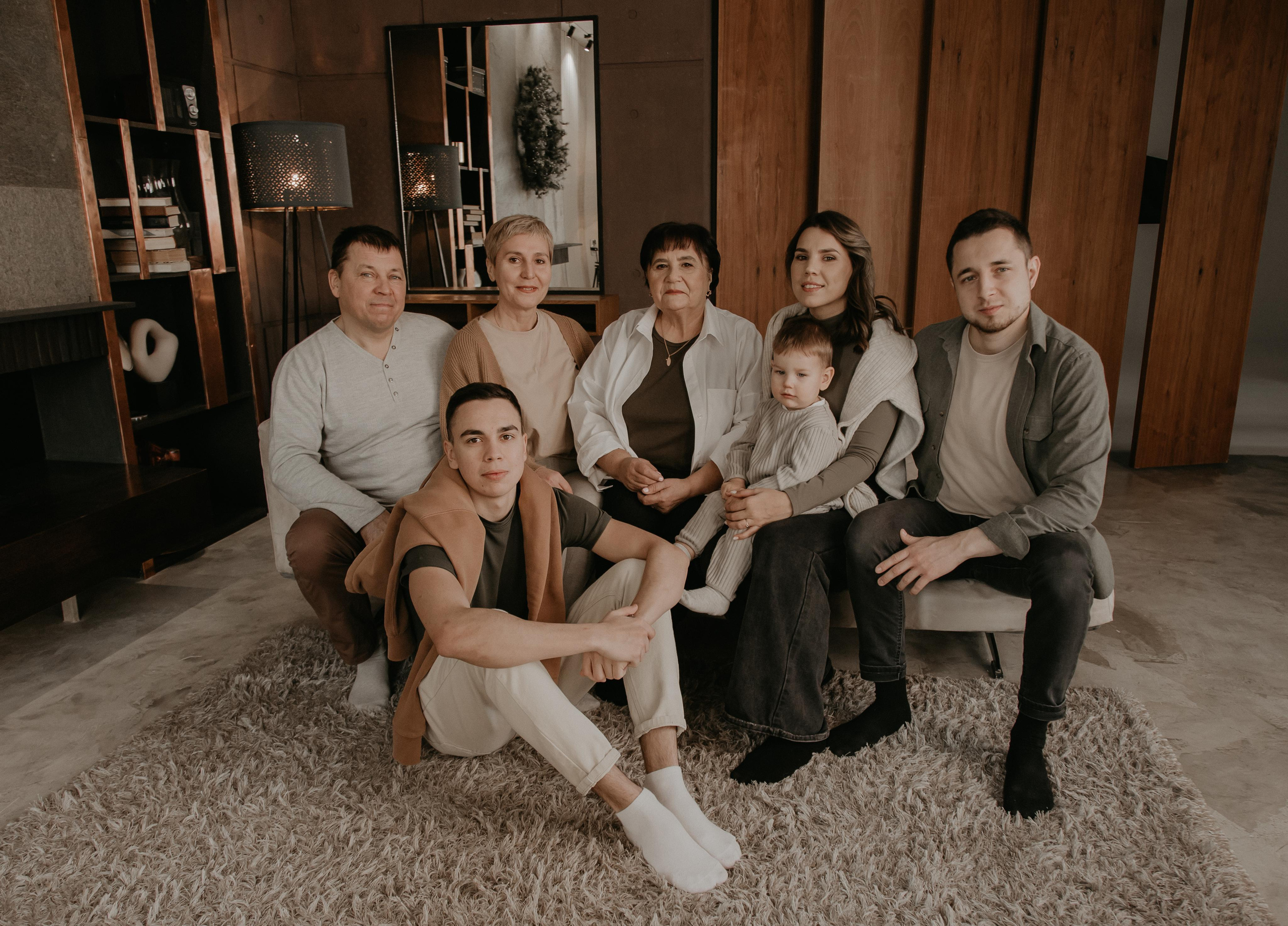 Большая семья. Фотограф Авилова Дарья ● Тюмень● Съемка больших семей ●Архив поколений