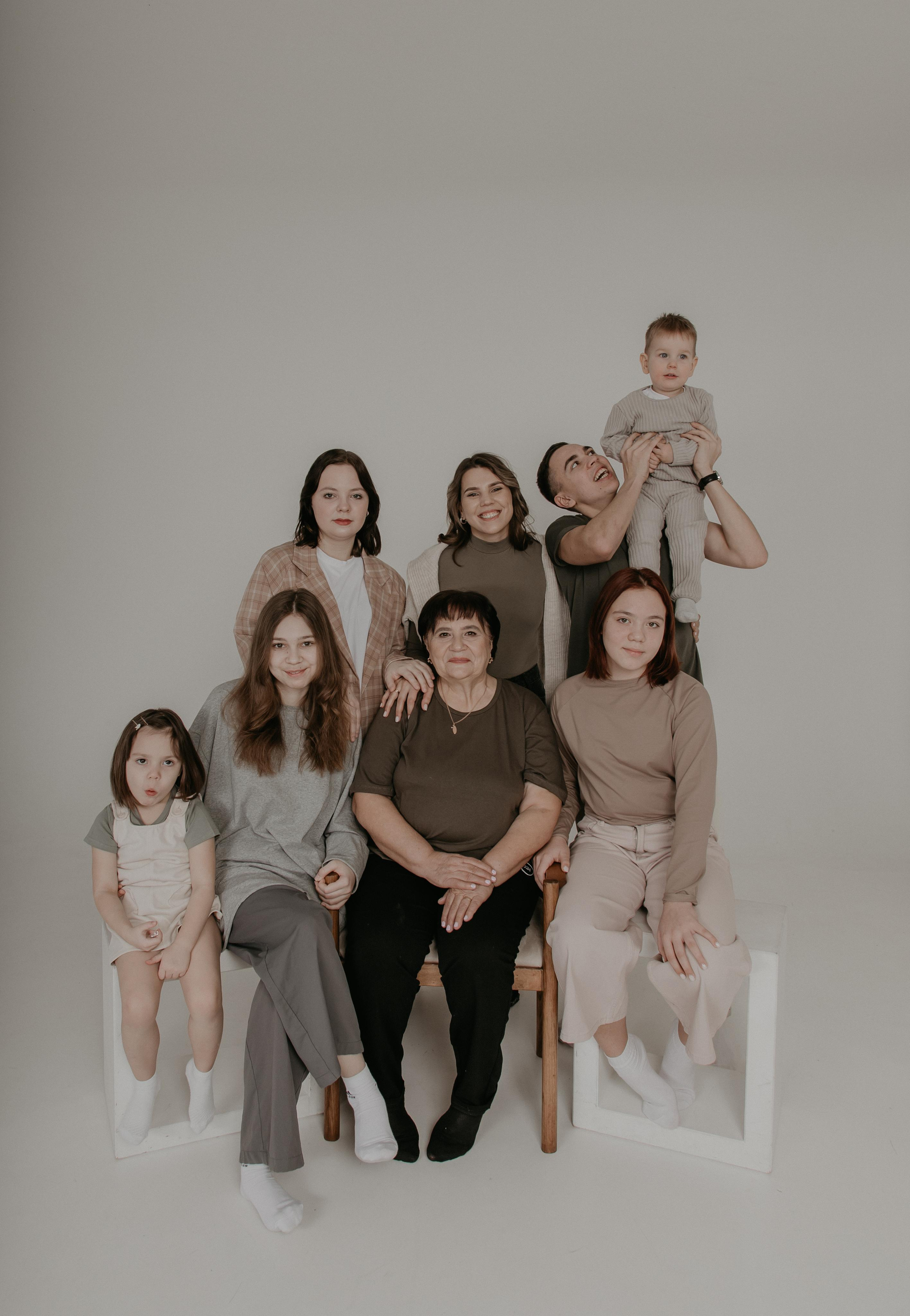 Большая семья. Фотограф Авилова Дарья ● Тюмень● Съемка больших семей ●Архив поколений