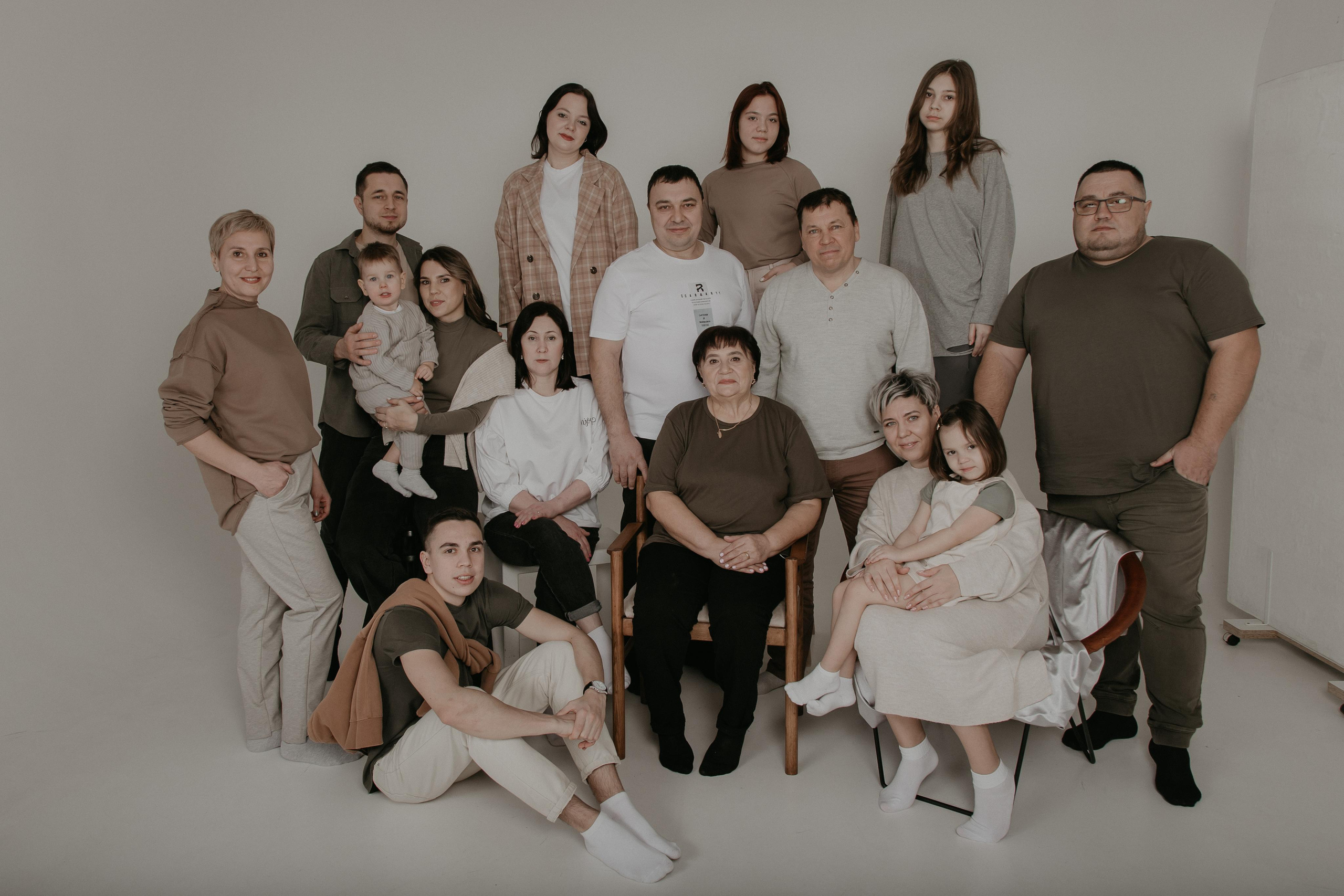 Большая семья. Фотограф Авилова Дарья ● Тюмень● Съемка больших семей ●Архив поколений