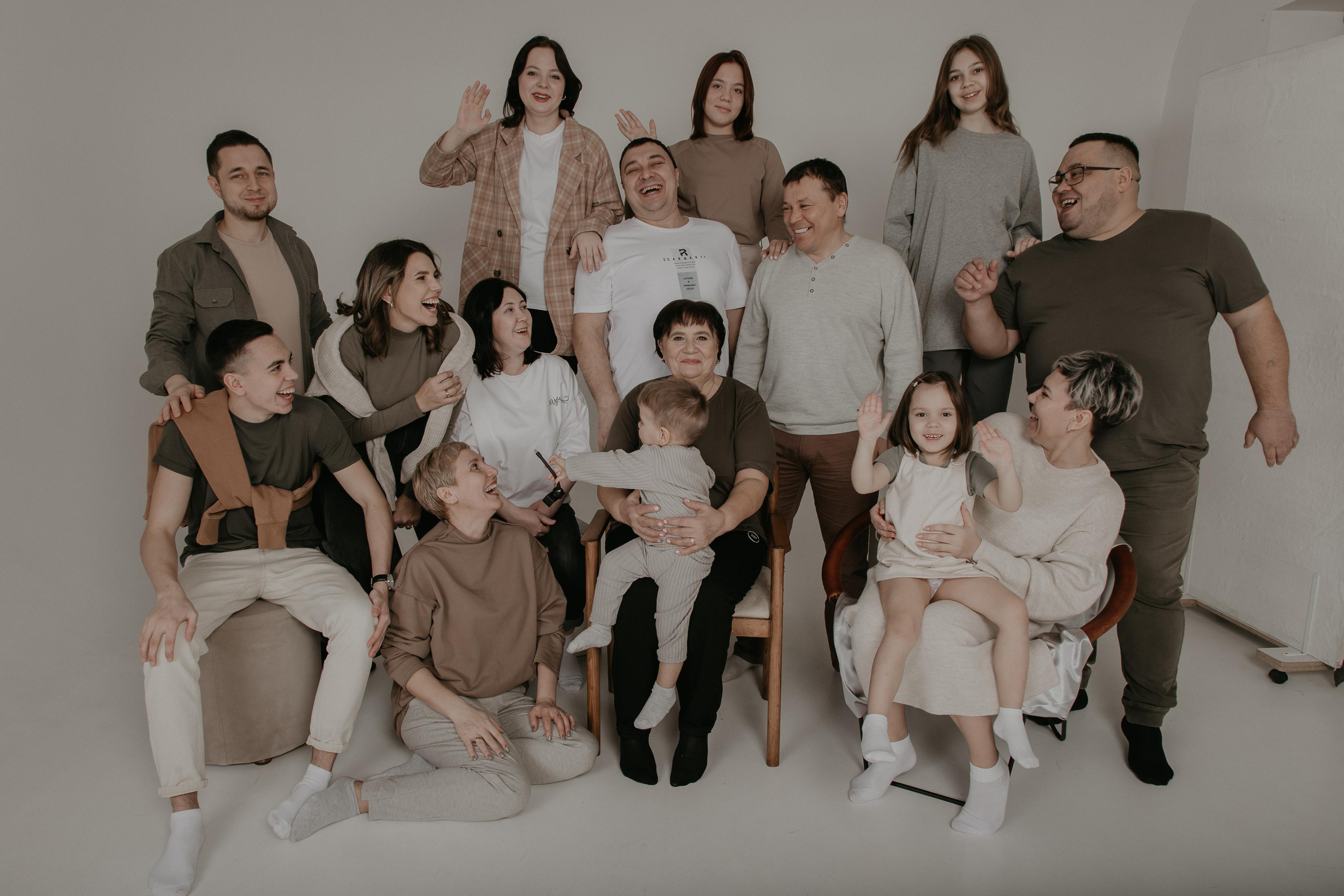 Большая семья. Фотограф Авилова Дарья ● Тюмень● Съемка больших семей ●Архив поколений