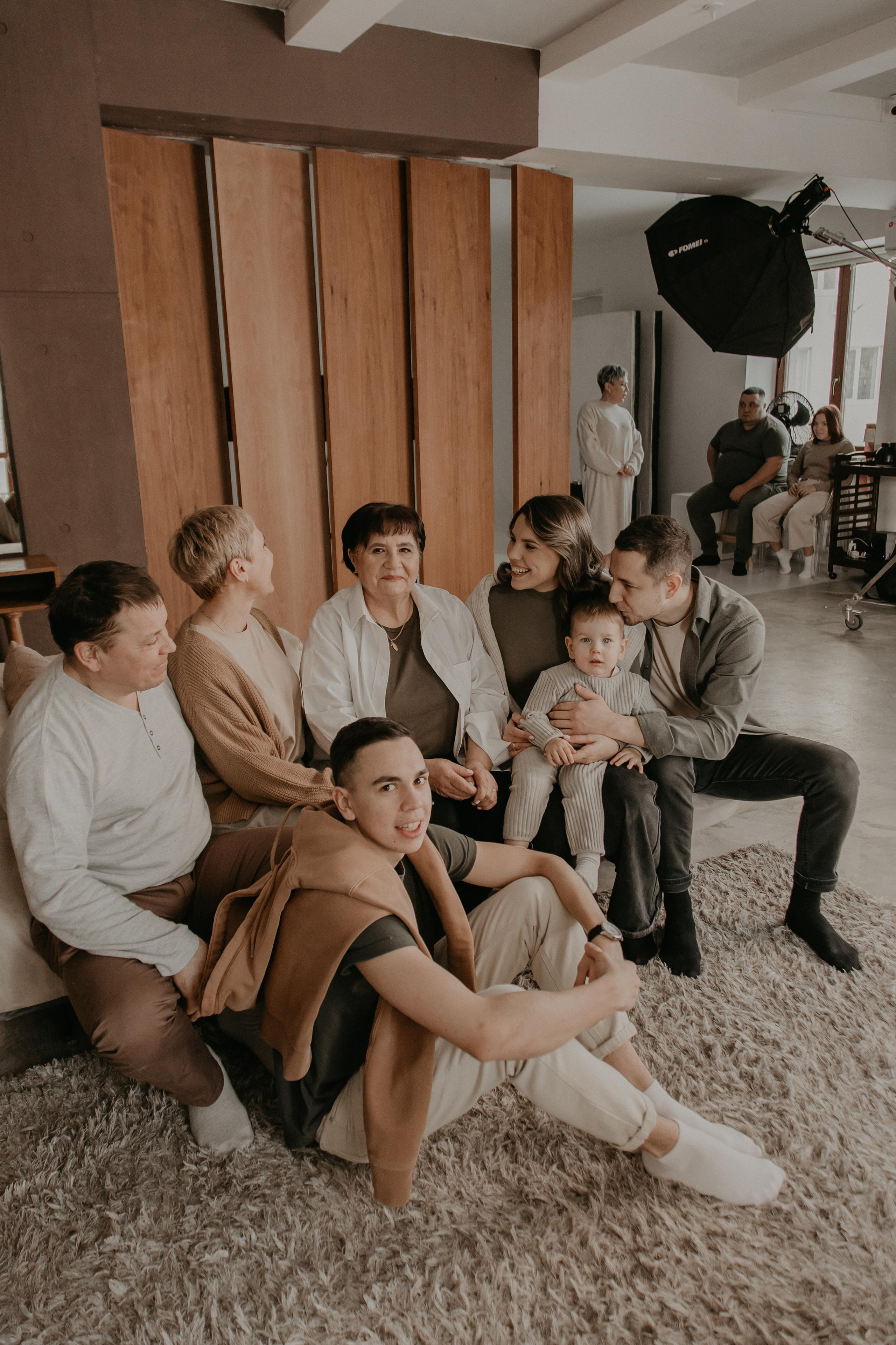 Большая семья. Фотограф Авилова Дарья ● Тюмень● Съемка больших семей ●Архив поколений