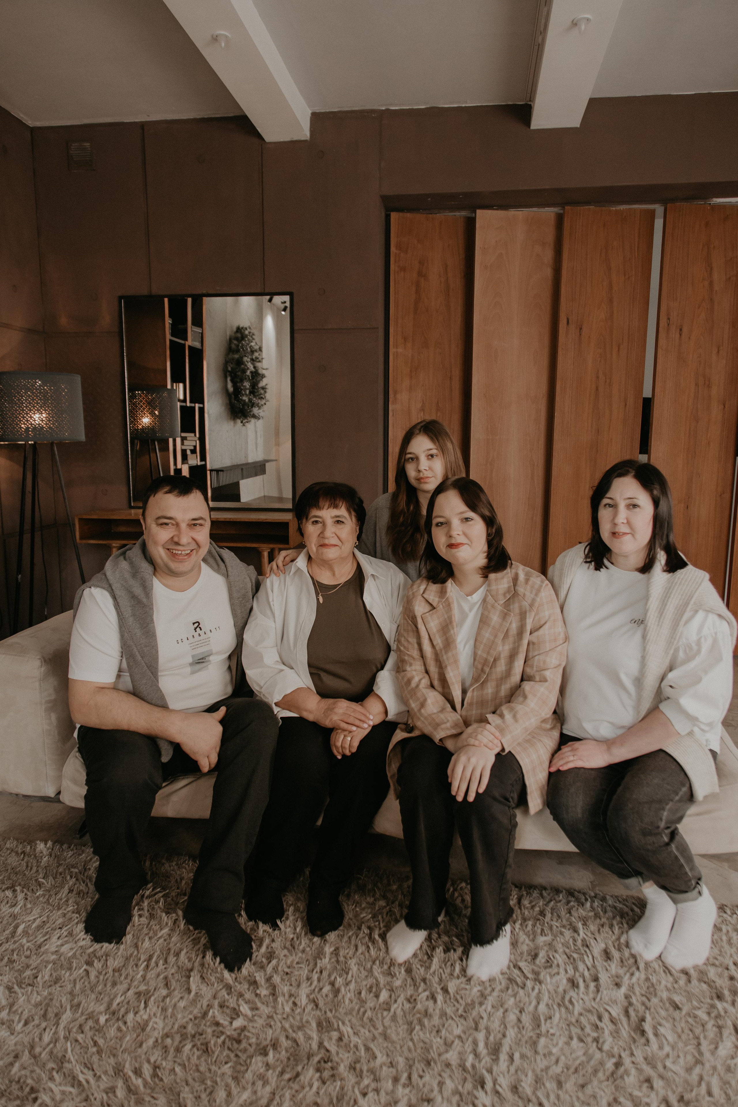 Большая семья. Фотограф Авилова Дарья ● Тюмень● Съемка больших семей ●Архив поколений