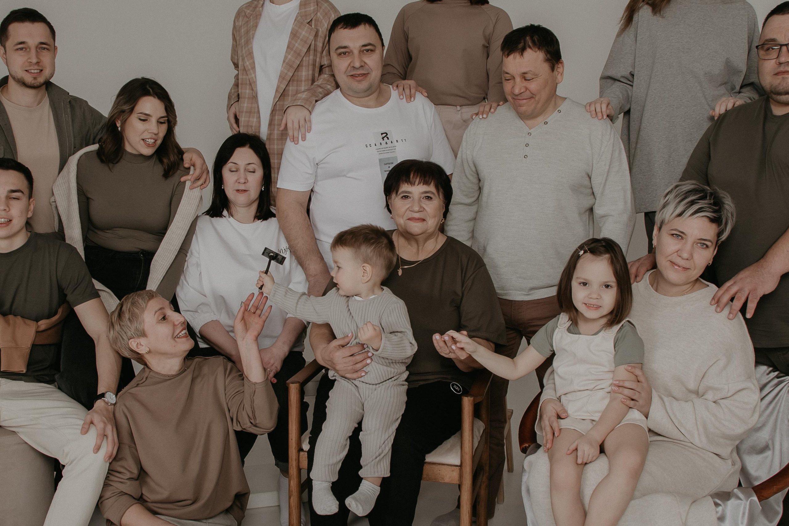 Большая семья. Фотограф Авилова Дарья ● Тюмень● Съемка больших семей ●Архив поколений