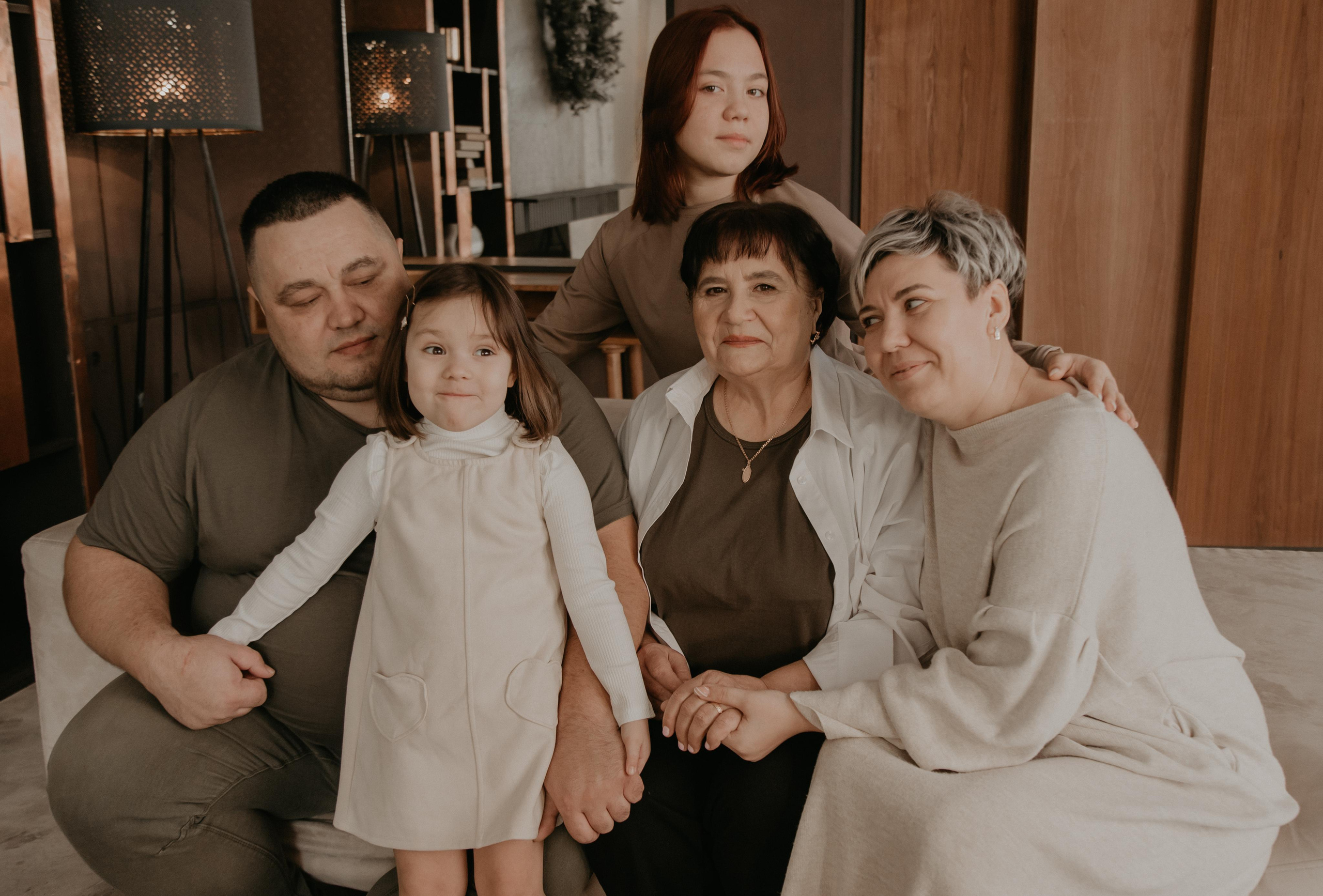 Большая семья. Фотограф Авилова Дарья ● Тюмень● Съемка больших семей ●Архив поколений