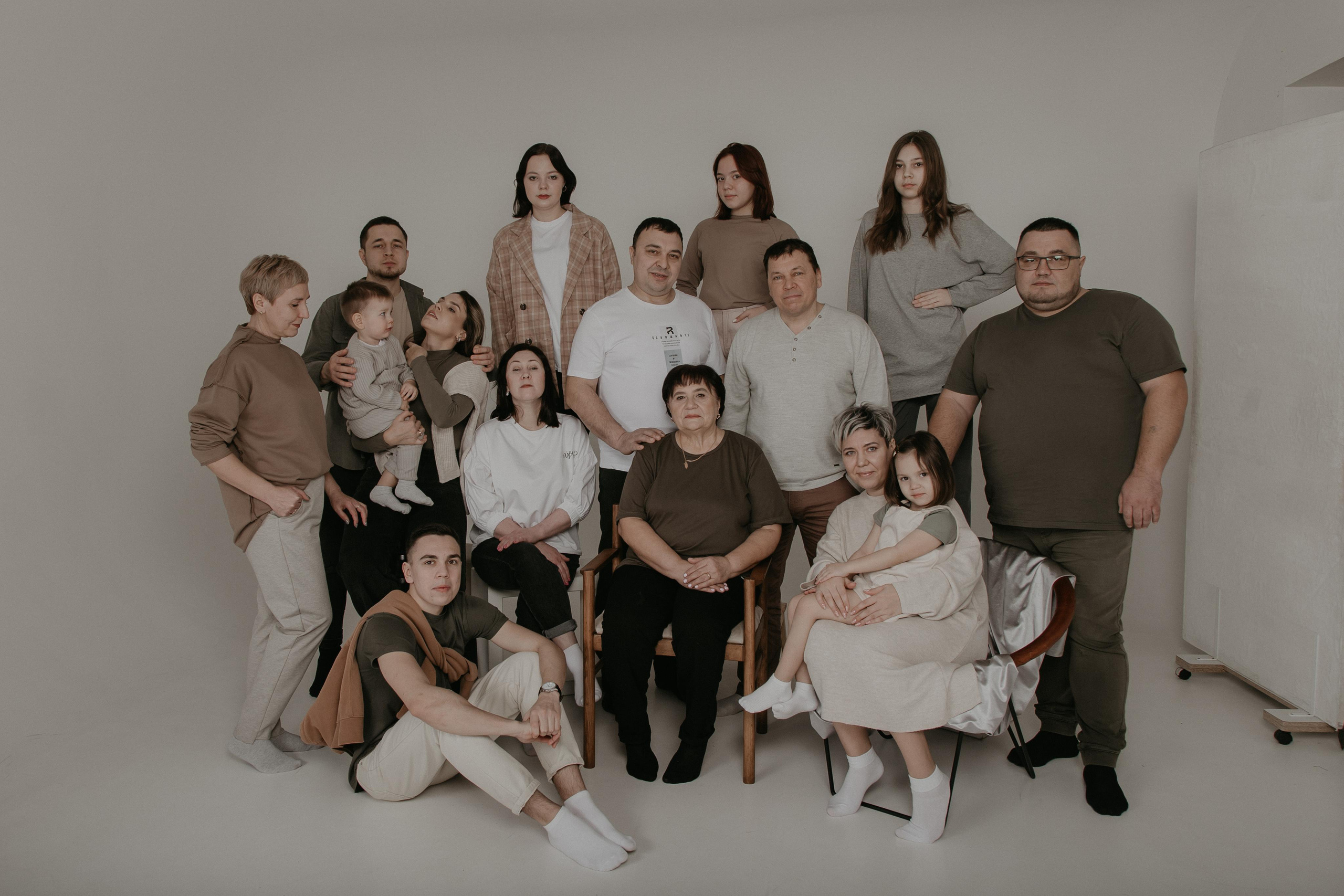 Большая семья. Фотограф Авилова Дарья ● Тюмень● Съемка больших семей ●Архив поколений
