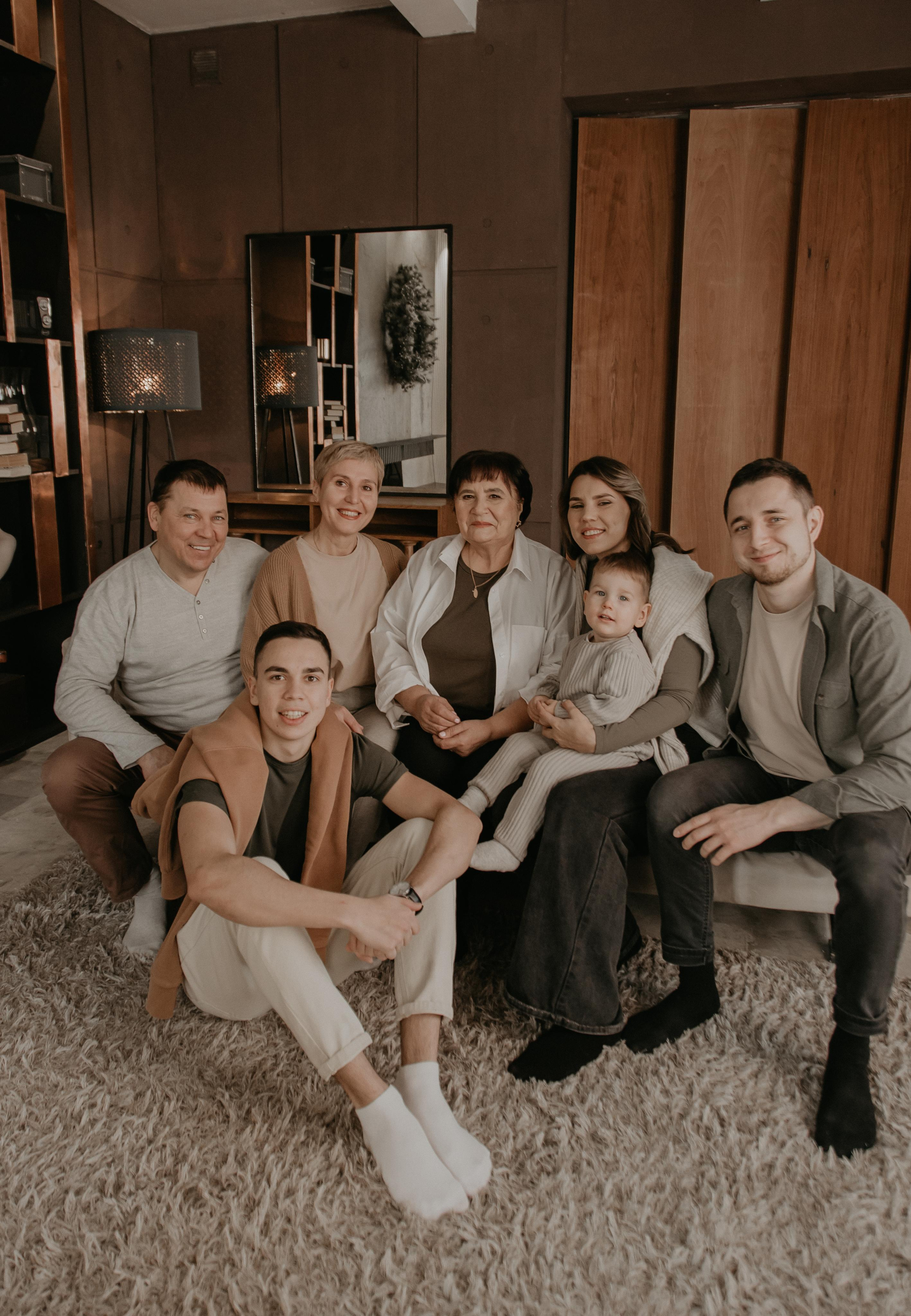 Большая семья. Фотограф Авилова Дарья ● Тюмень● Съемка больших семей ●Архив поколений