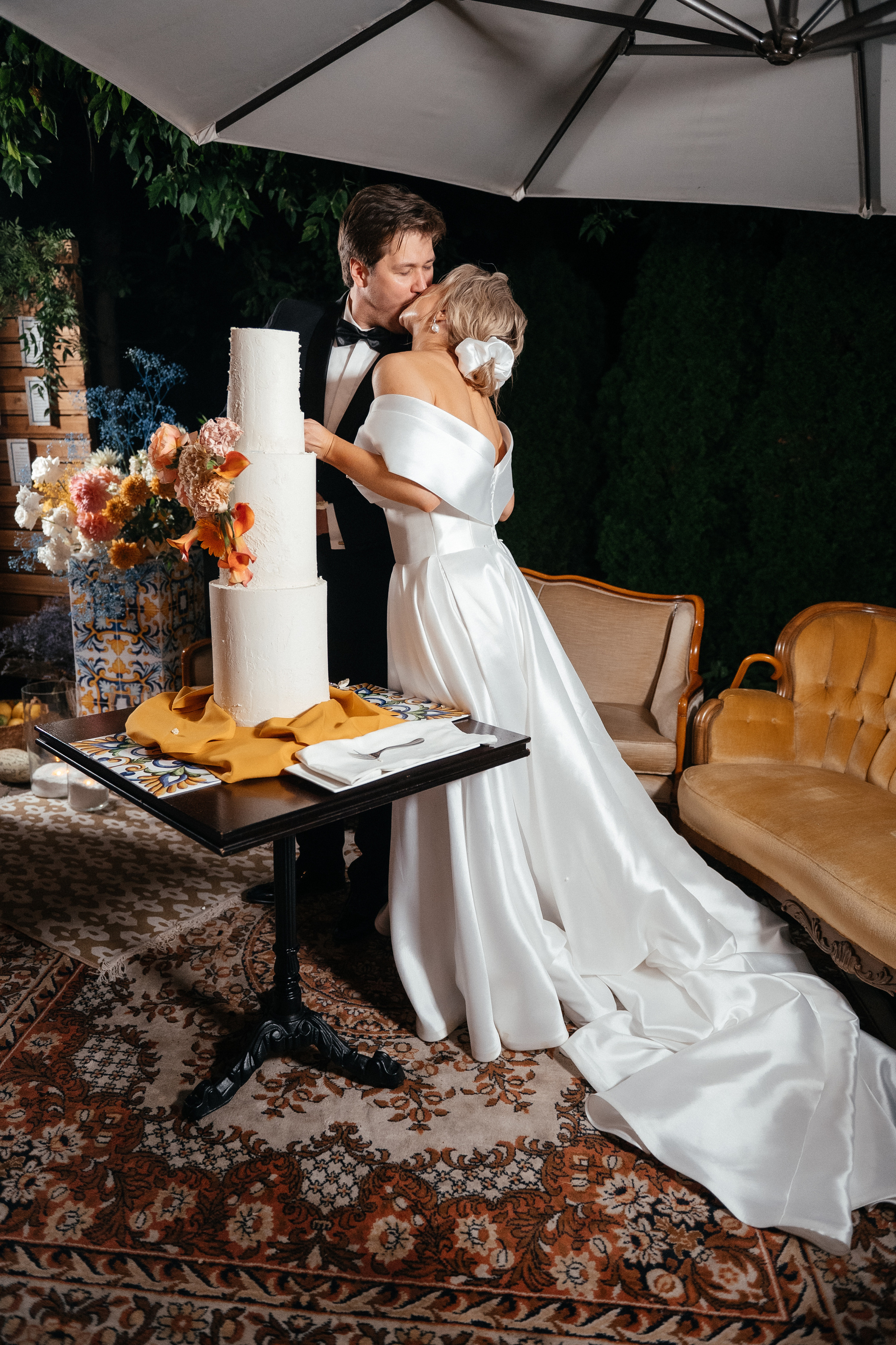 Родители Бекона женятся. Home