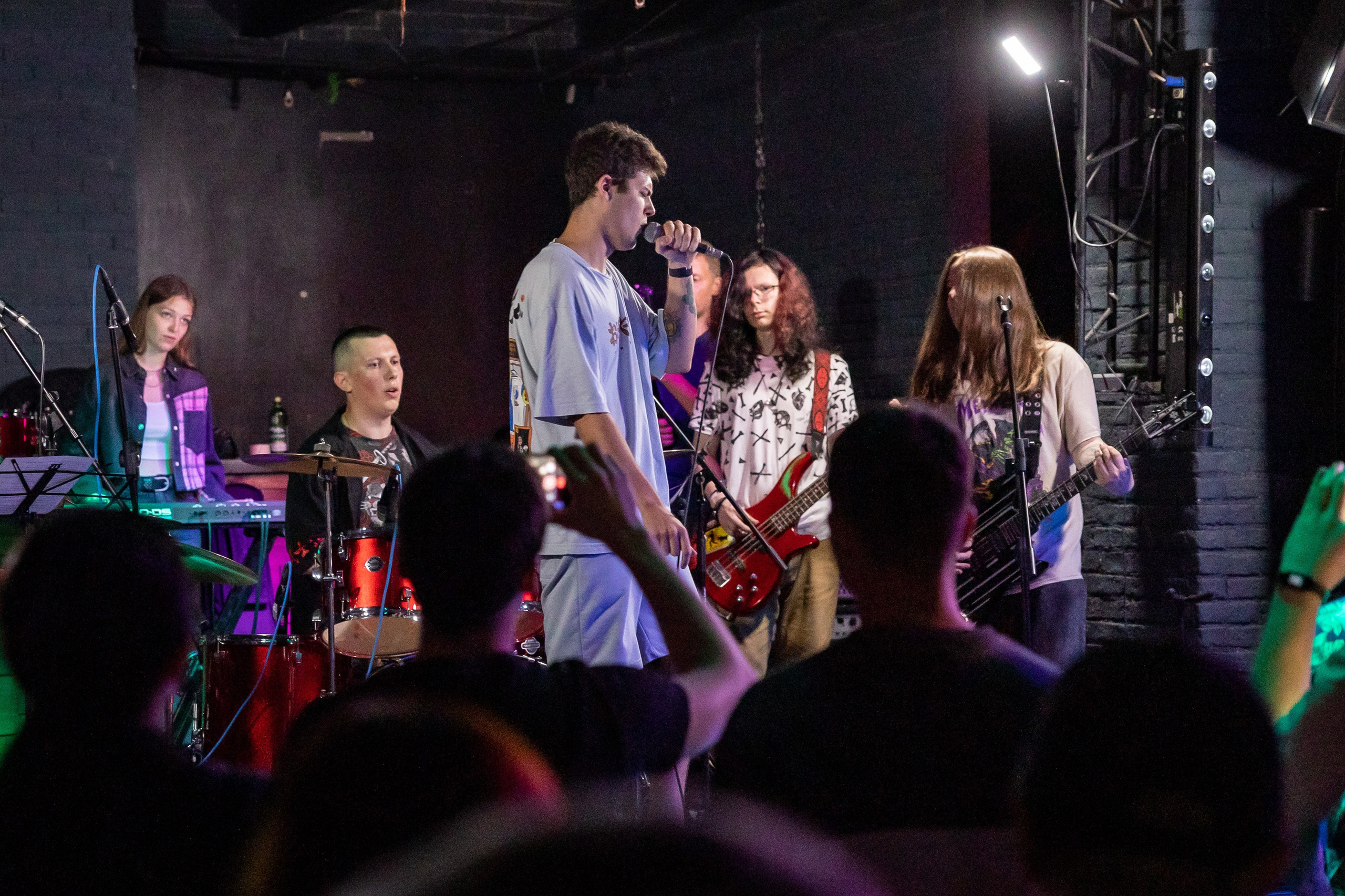 Концерт «Не Школа Барабанов» в Клубе «SOVA». Фотограф Владимир Охрименко