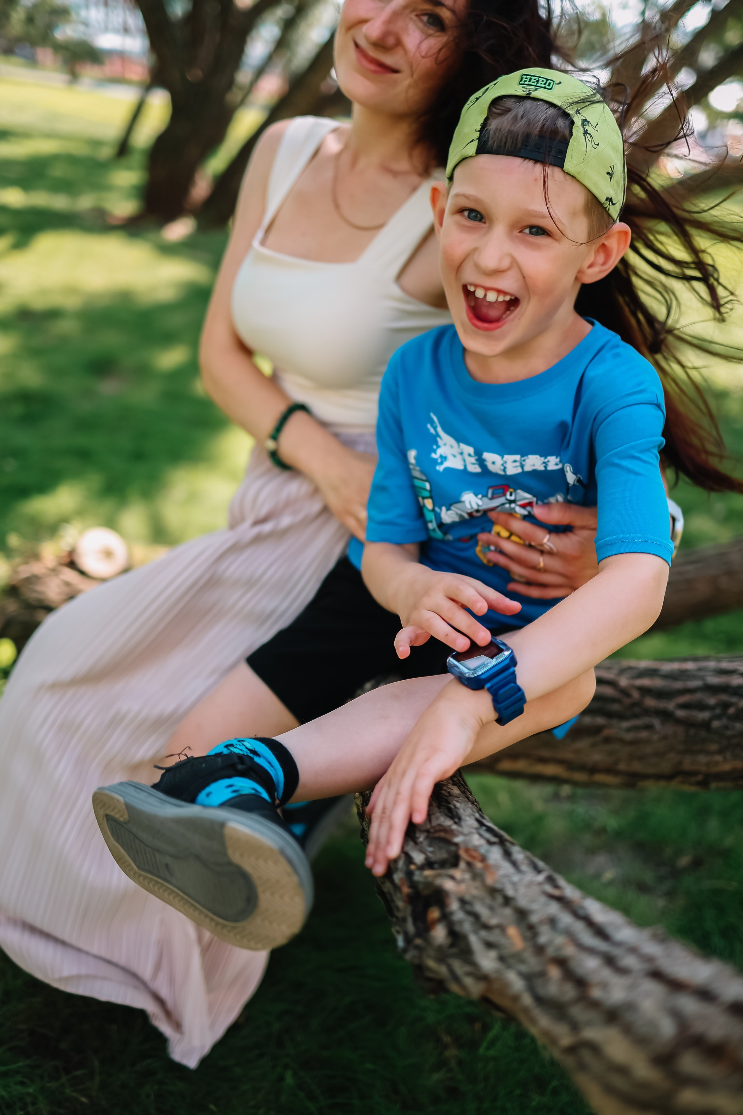 алёна малахова фотограф новосибирск семейный детский домашняя фотосессия в новосибирске день рождения репортажная съёмка фотосессия с лошадьми на конюшне деревня алтай  на природе фотосессия в детском саду мама и сын