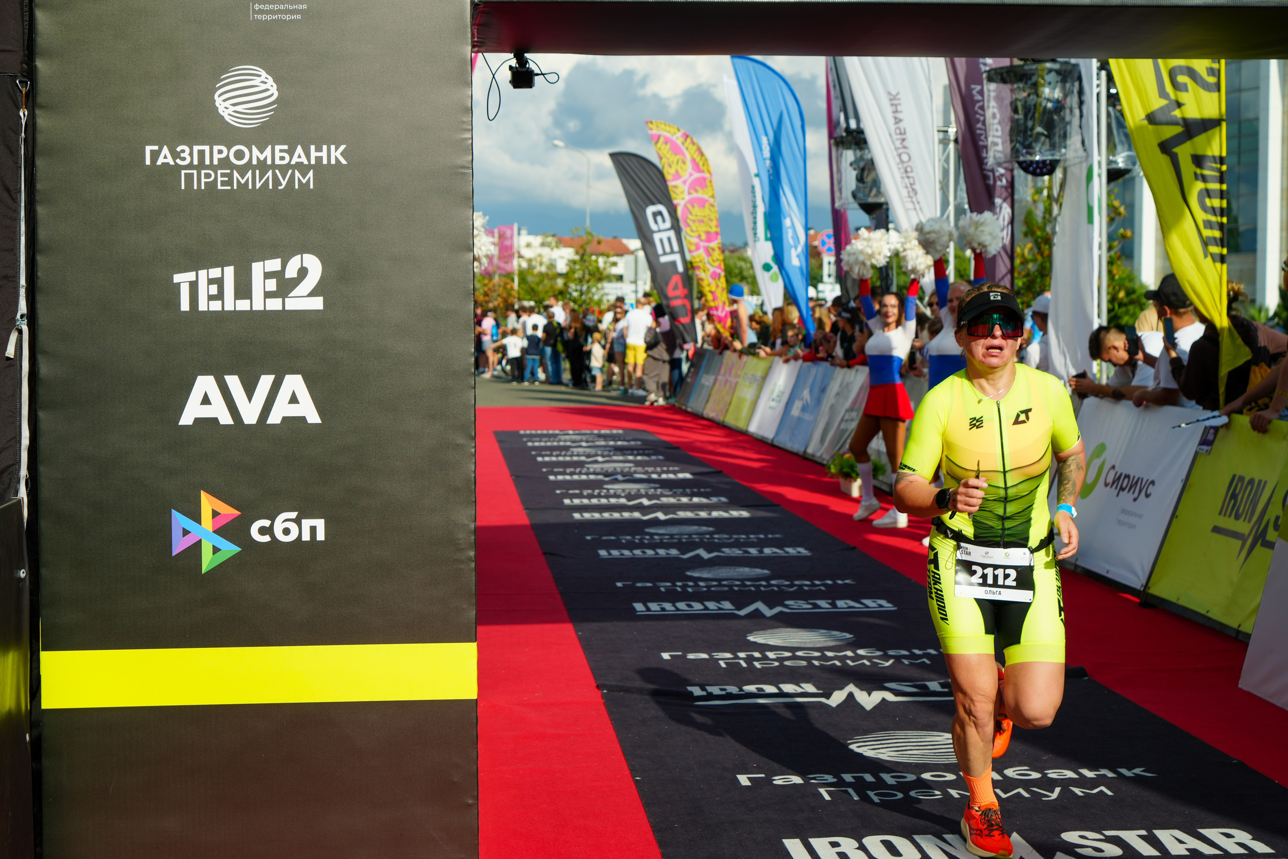 Фотоотчет партнерской интеграции для компании TELE2 на фестивале Ironstar. Репортажный фотограф в Красной Поляне и Сочи Павлюченко Екатерина