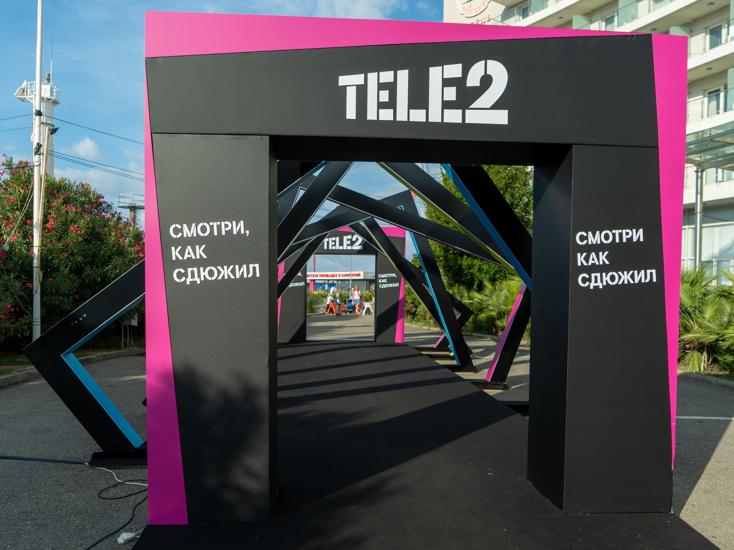 Фотоотчет партнерской интеграции для компании TELE2 на фестивале Ironstar. Репортажный фотограф в Красной Поляне и Сочи Павлюченко Екатерина