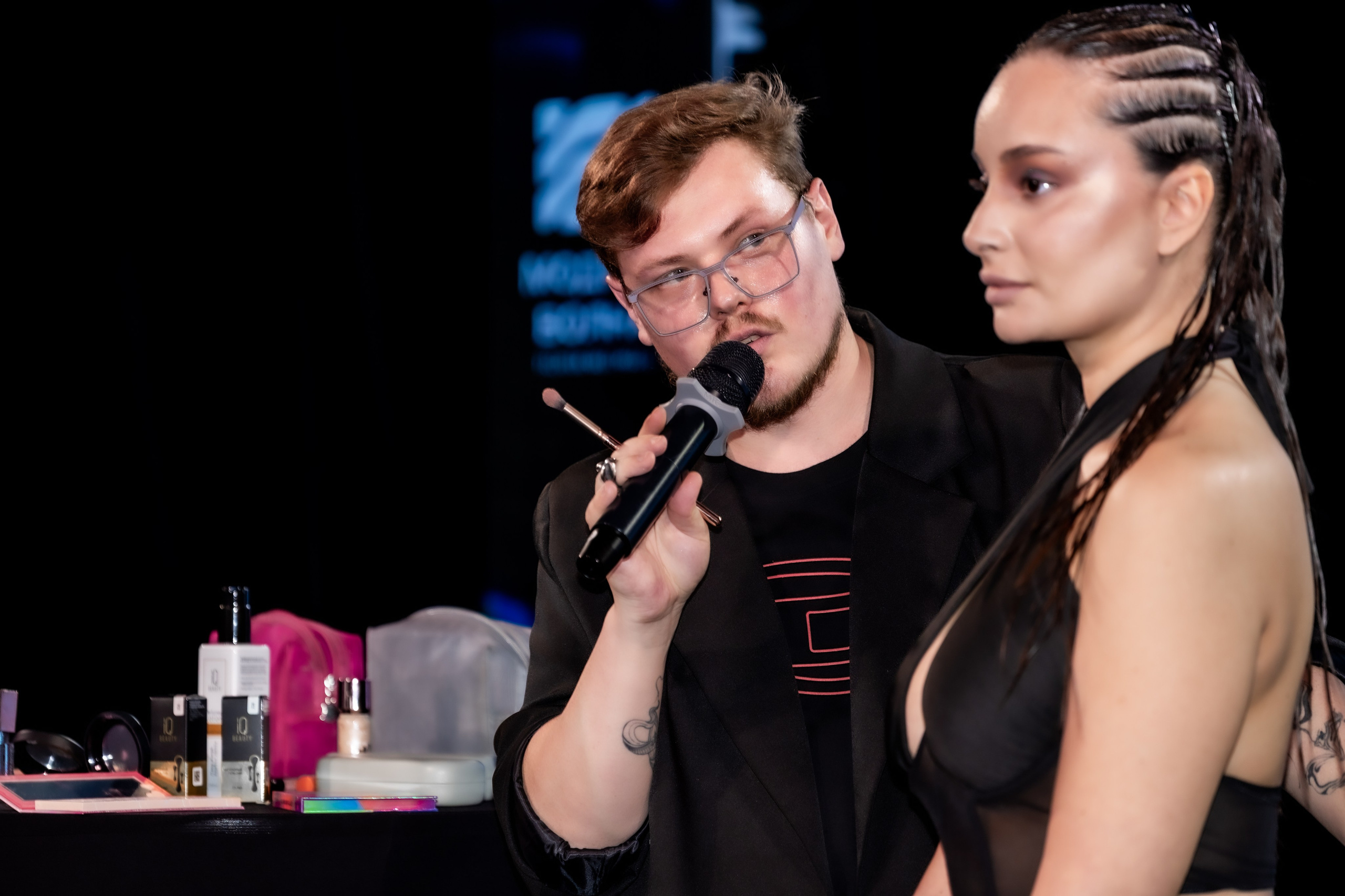 Мастер-класс по макияжу на Модной волне от Ивана Смирнова, звездного визажиста. Студия фото, видеографии и мультимедийного дизайна в Москве Multi Frame Studio