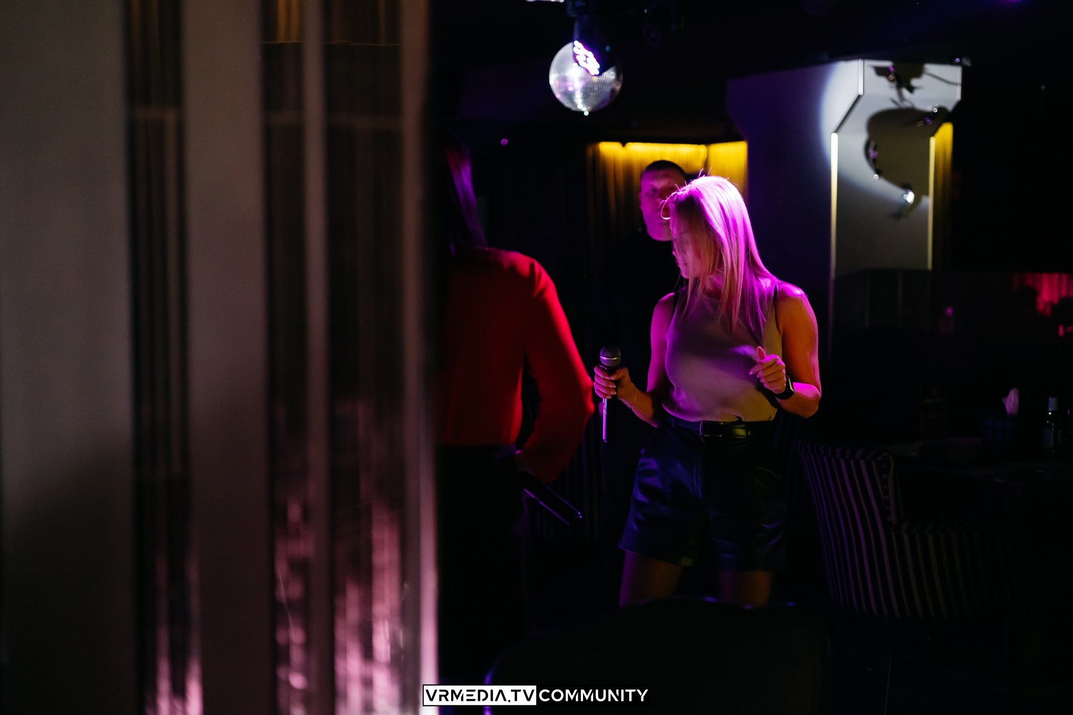 Вечер в караоке-баре «Volna»