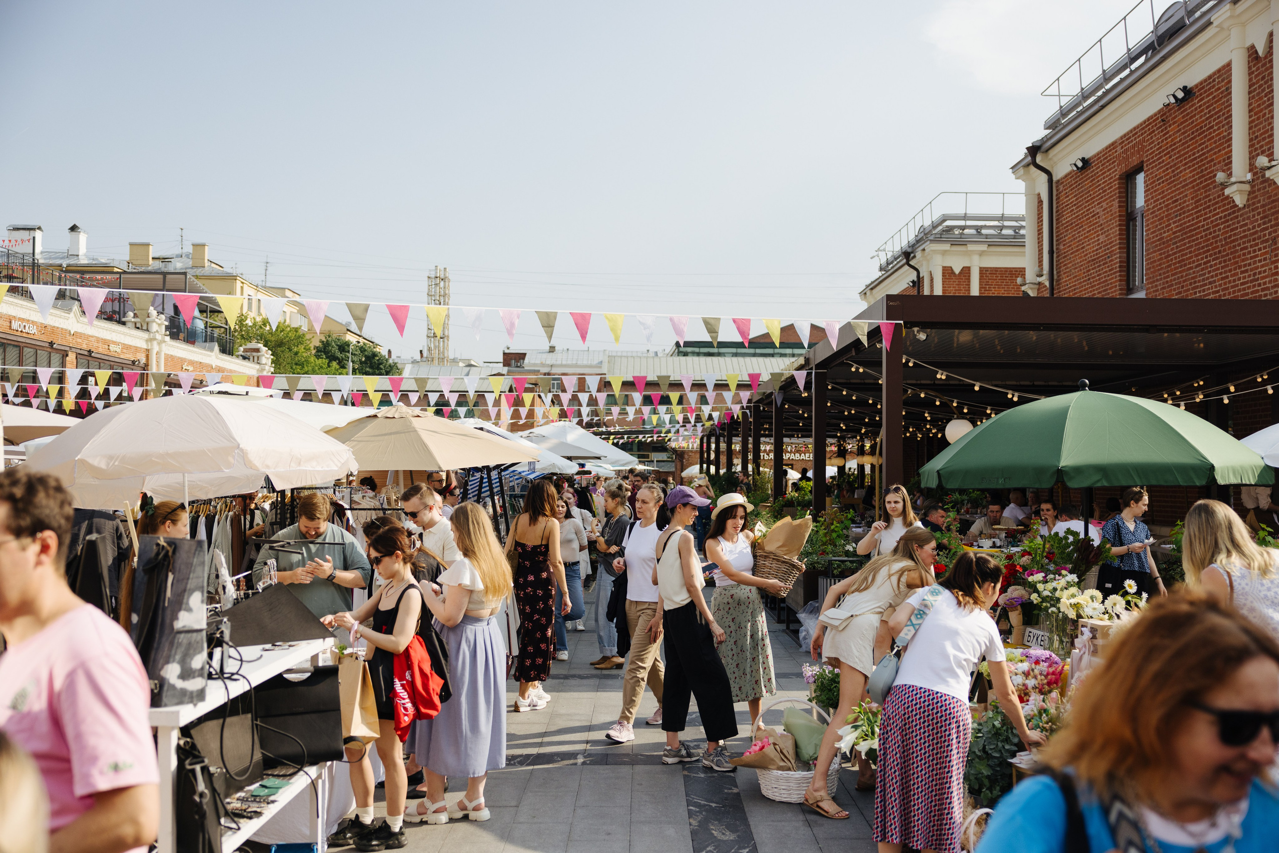 7–8 июня 2025 в пространстве «Три вокзала. Депо» / День 1 / фото Валерий Белобеев. Фотоотчеты «Ламбада-маркета»