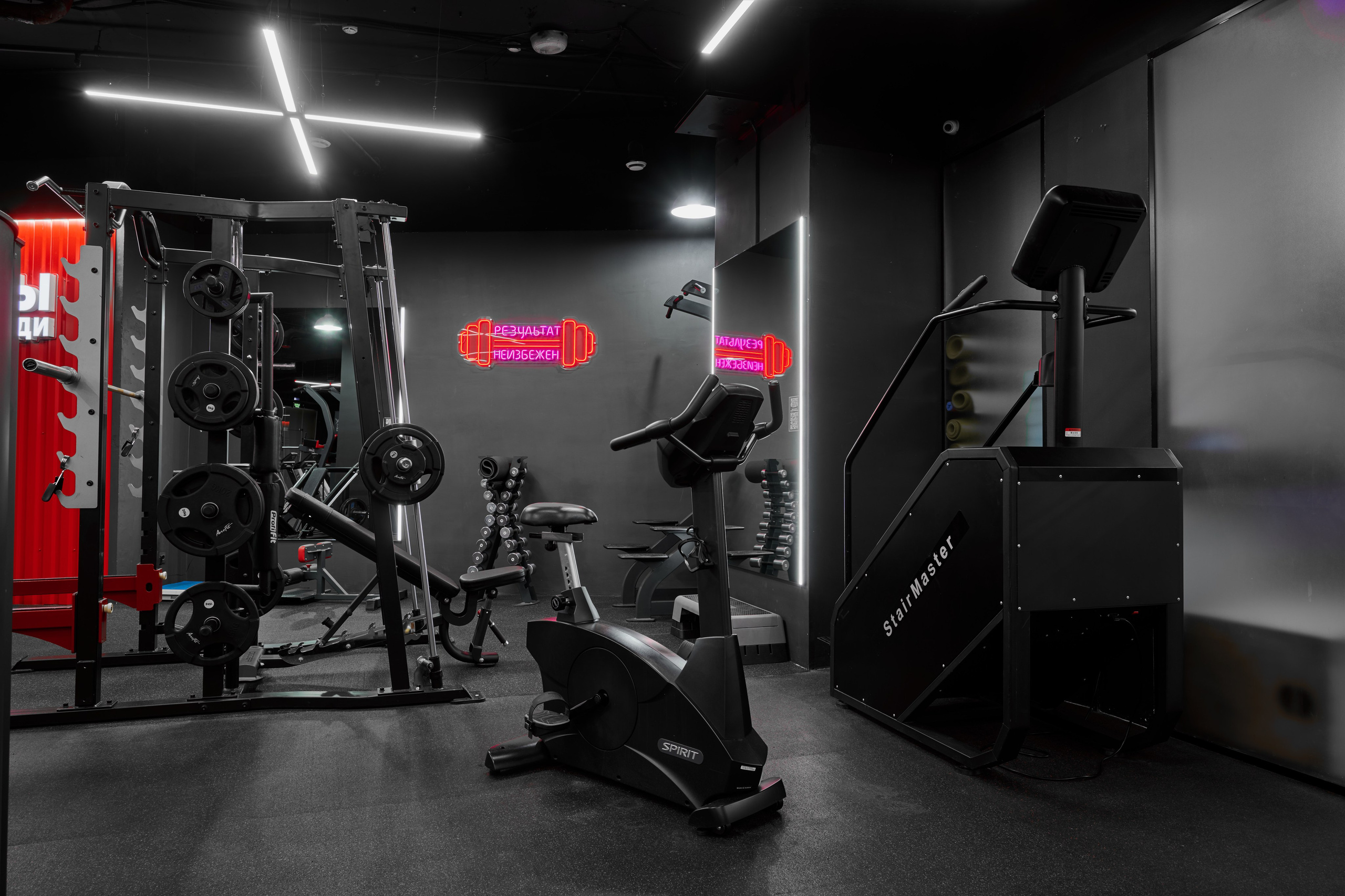 Интерьерная фотосъека фитнес клуба Плужник фитнес. Спортивный фитнес фотограф-видеограф Алексей Нестеров