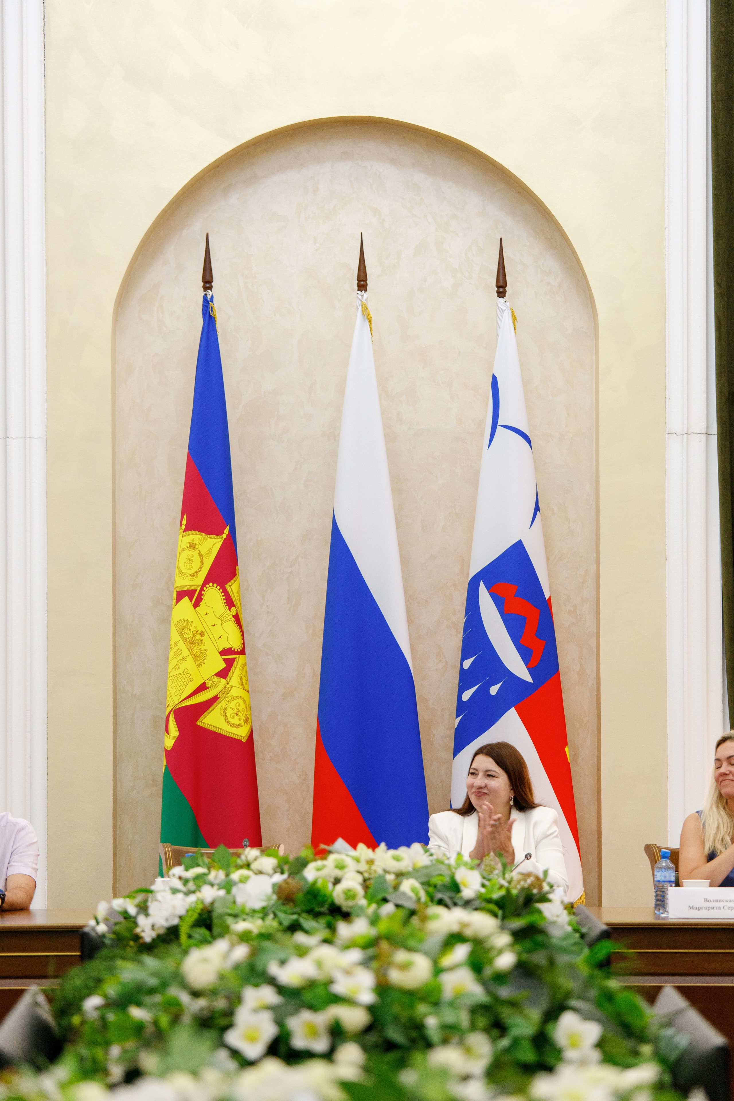 Пленарное заседание Союза Женщин России 7 июля 2025. Интерьерный и фуд фотограф в Иркутске Дмитрий Арно