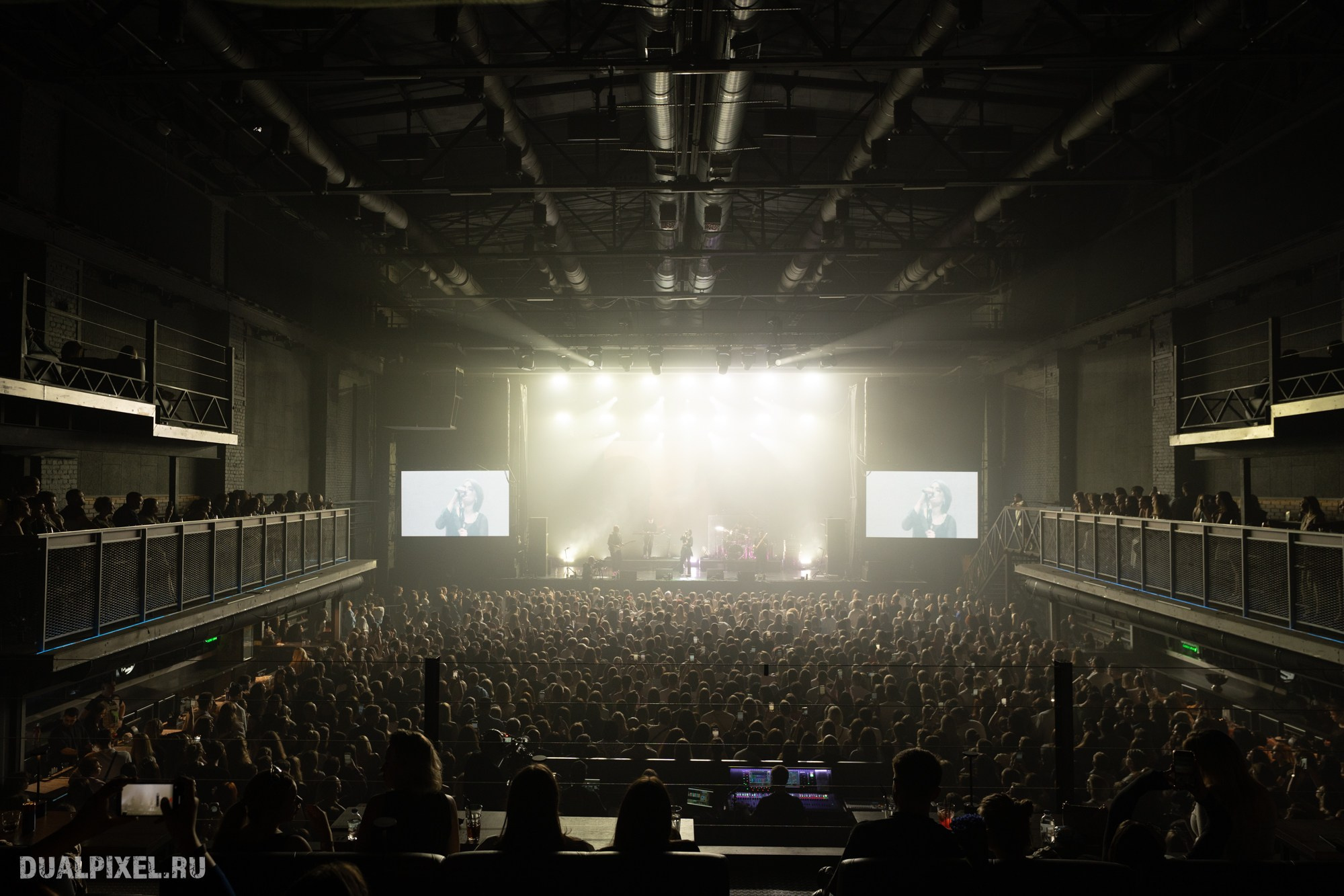 Mona. Магия музыки в кадре: Концертная Фотография