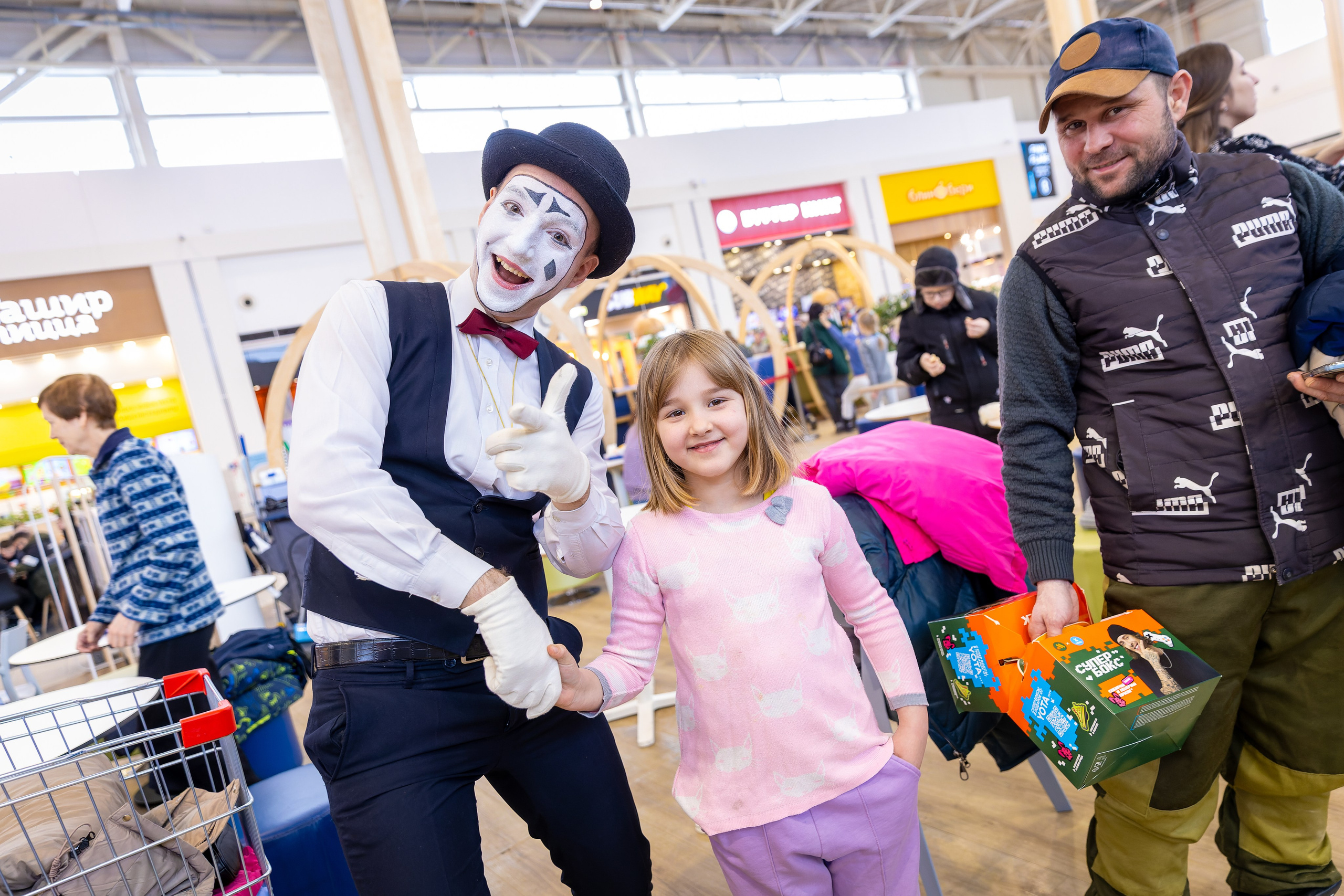 Фото отчет с мероприятия ТЦ Мега 12 лет. Фотограф в Самаре Максим Тырин