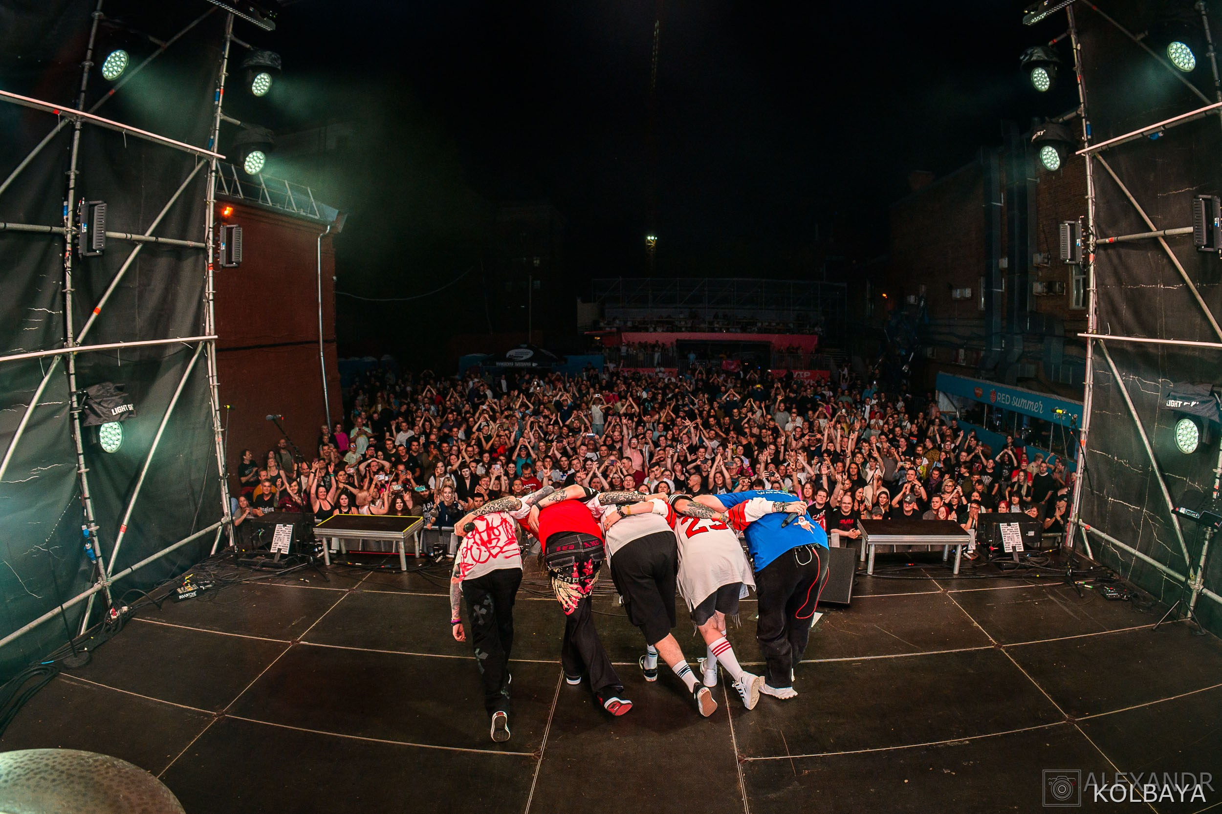 Фоторепортаж с концерта группы СЛОТ на Red Summer 2025. Концертный и театральный репортажный фотограф в Москве Александр Колбая