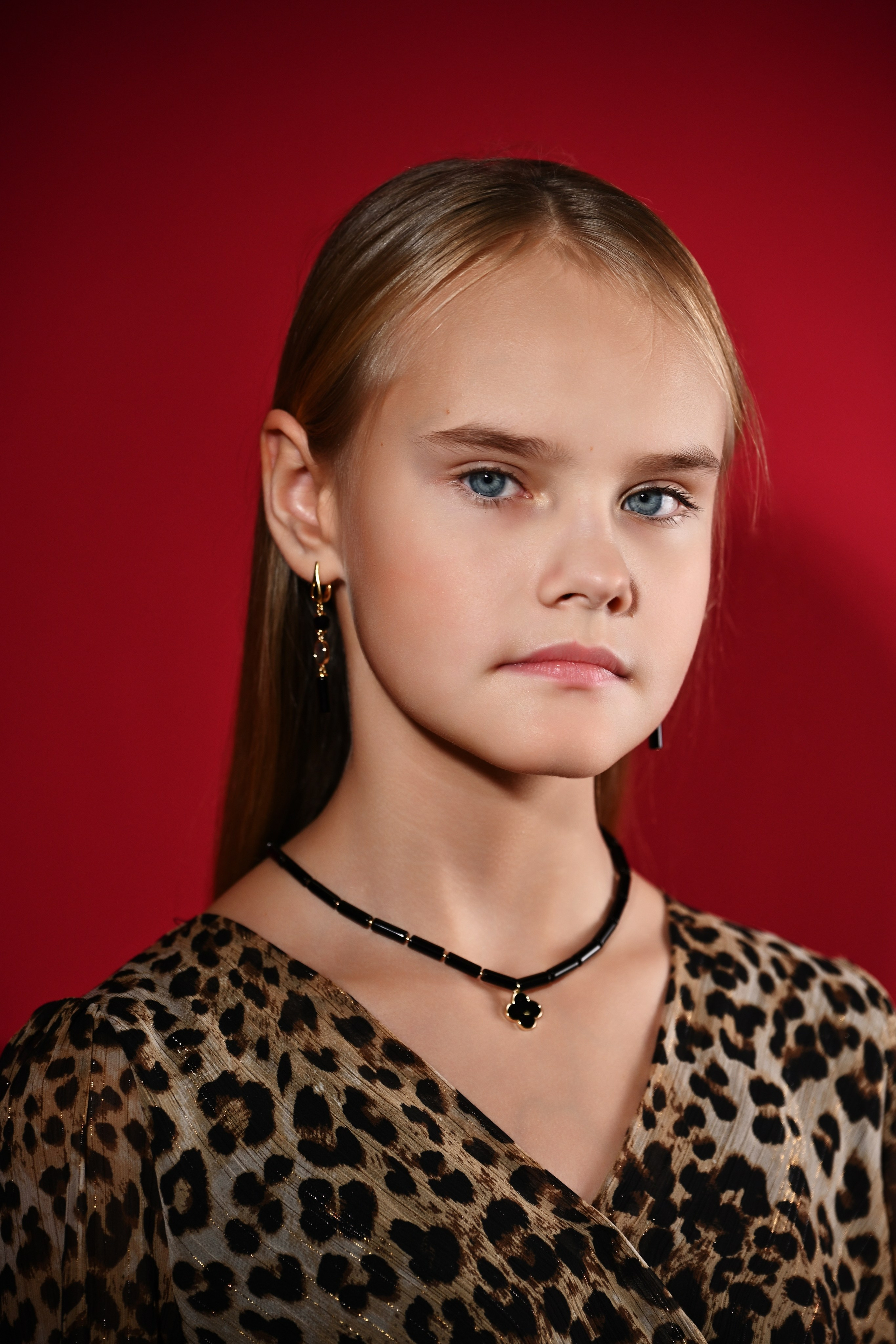 Портреты в студии. Фотограф Максим Мицун. Портрет, свадьба, репортаж, каталог