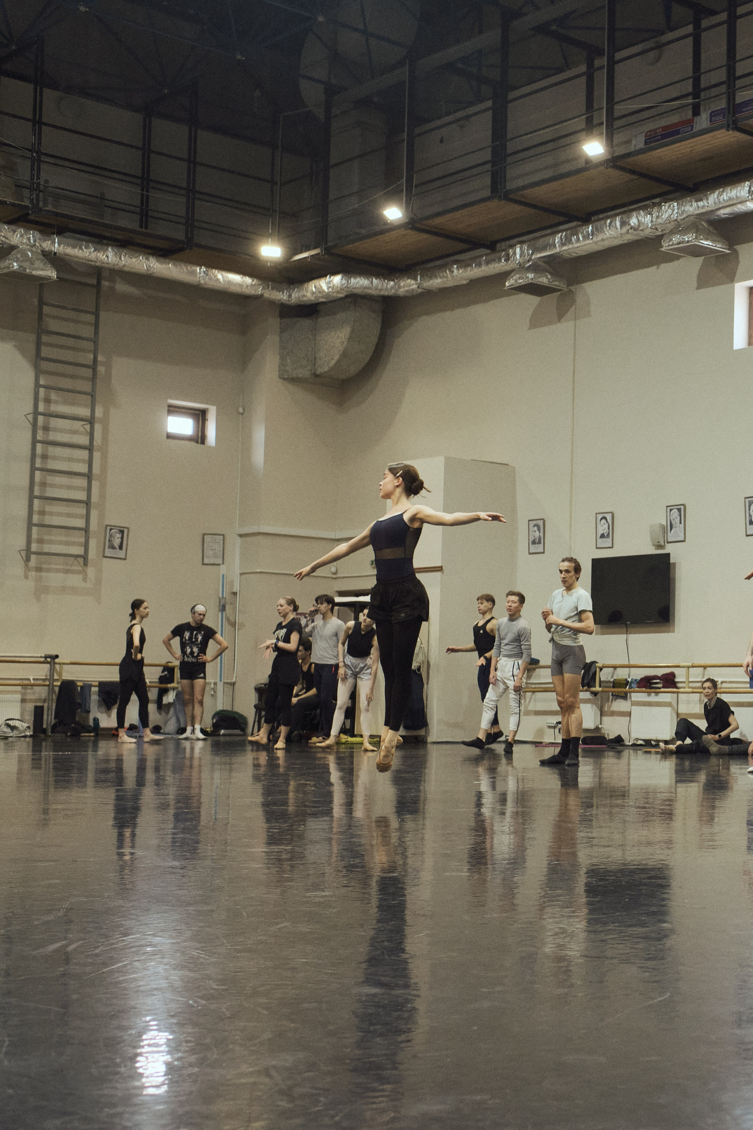 Балетный класс и репетиция артистов балета КТОиБ им. Мусы Джалиля. Barsukov