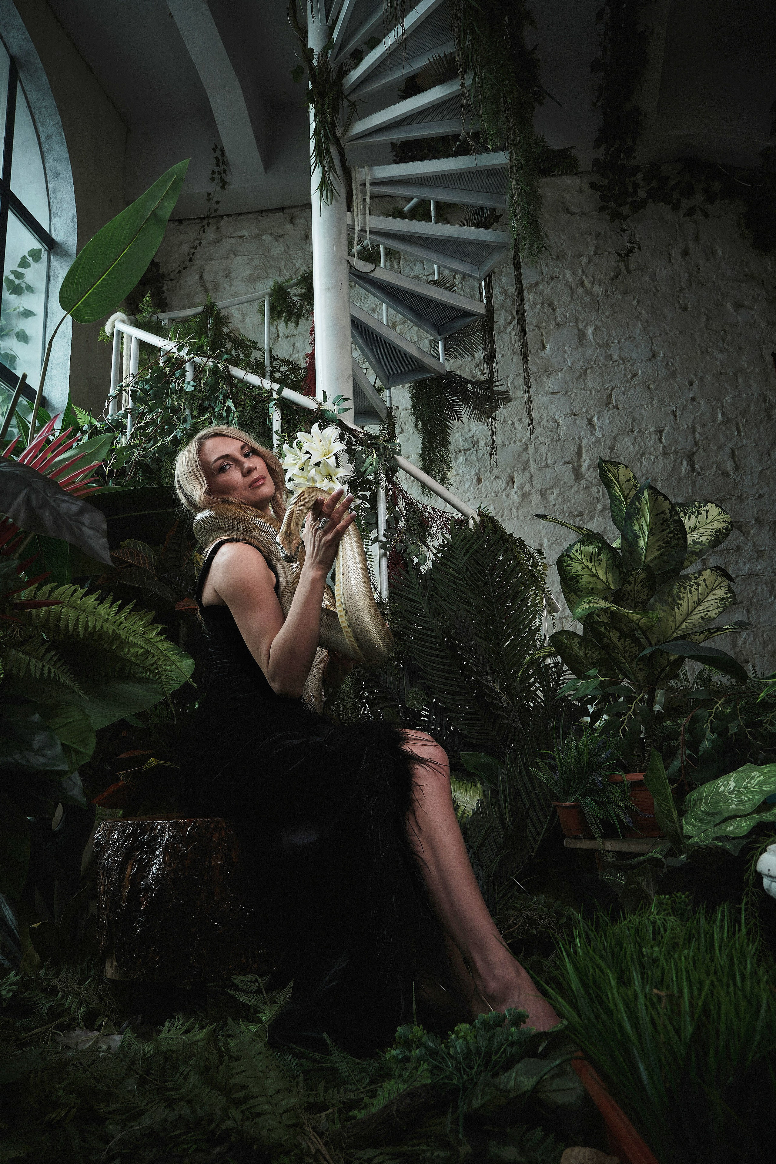 Фотосессия со змеёй в Москве — съёмки в студии с проверенными заводчиками. Портретный фотограф в Москве — Виктория Колышева