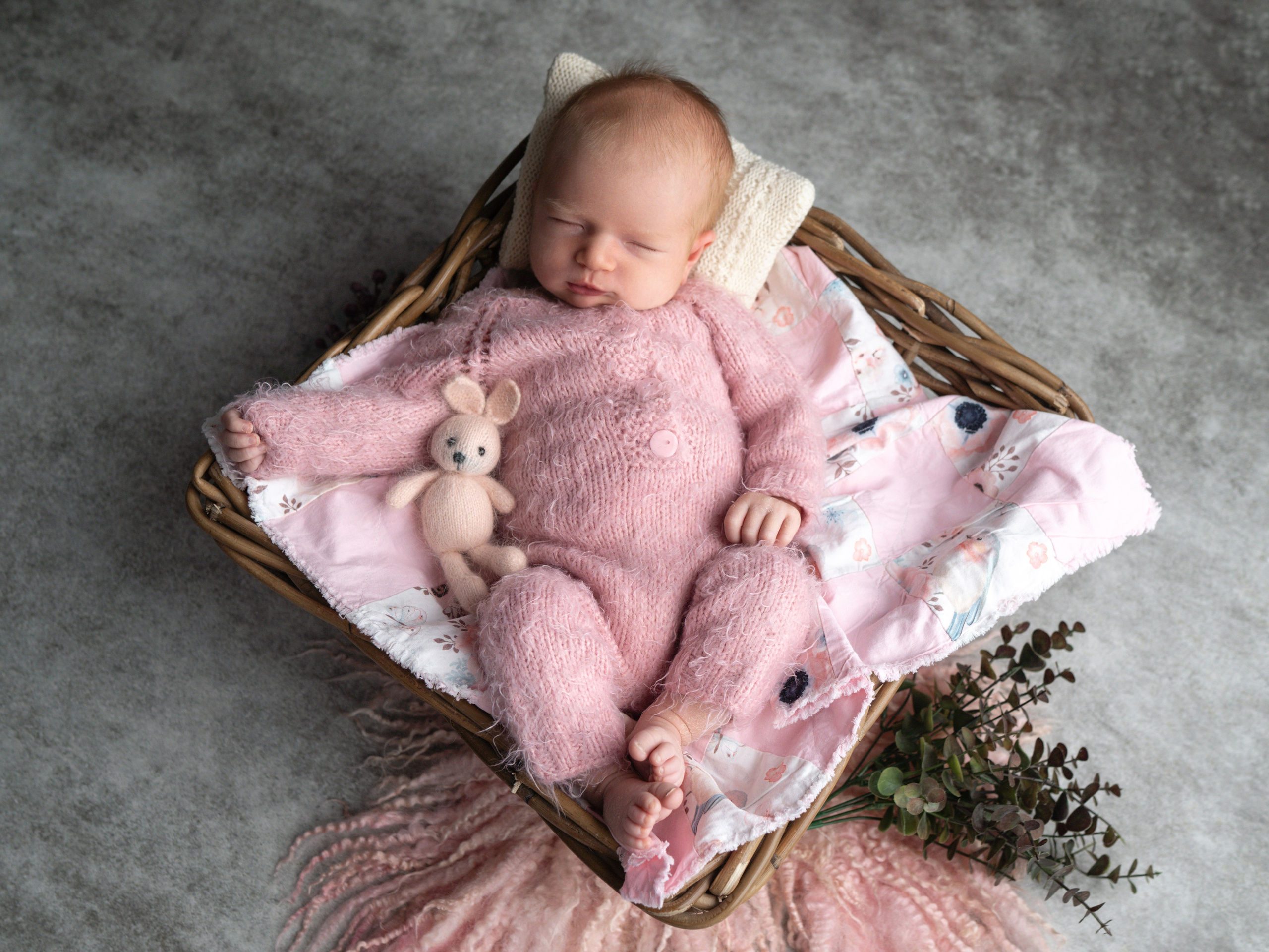 НьюБорн Алиса. Фотограф Зинаида Евдокимова
