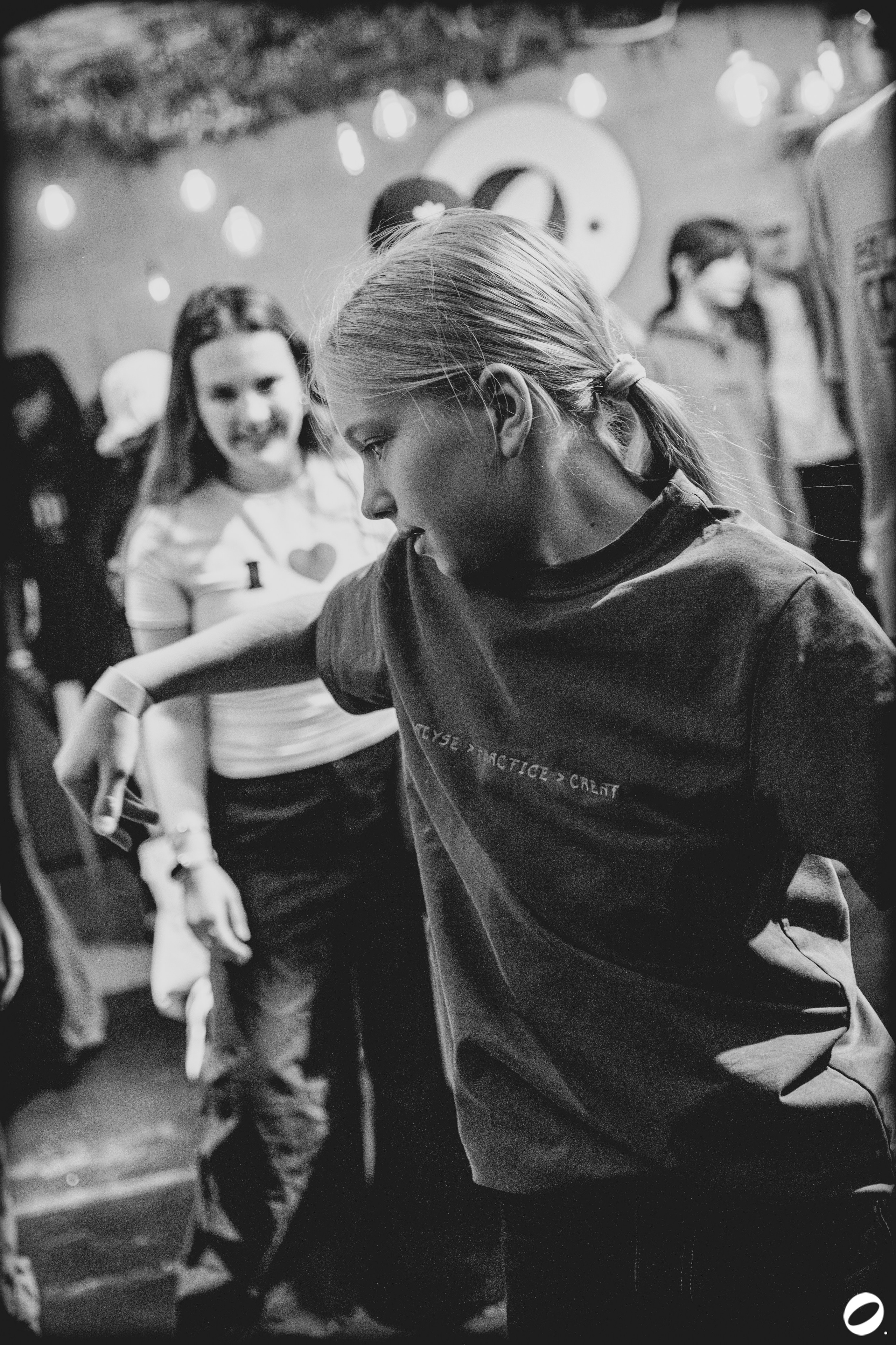 ODD.CLUB 04/04 (@youlovebu). Соня бу тебя сфоткала