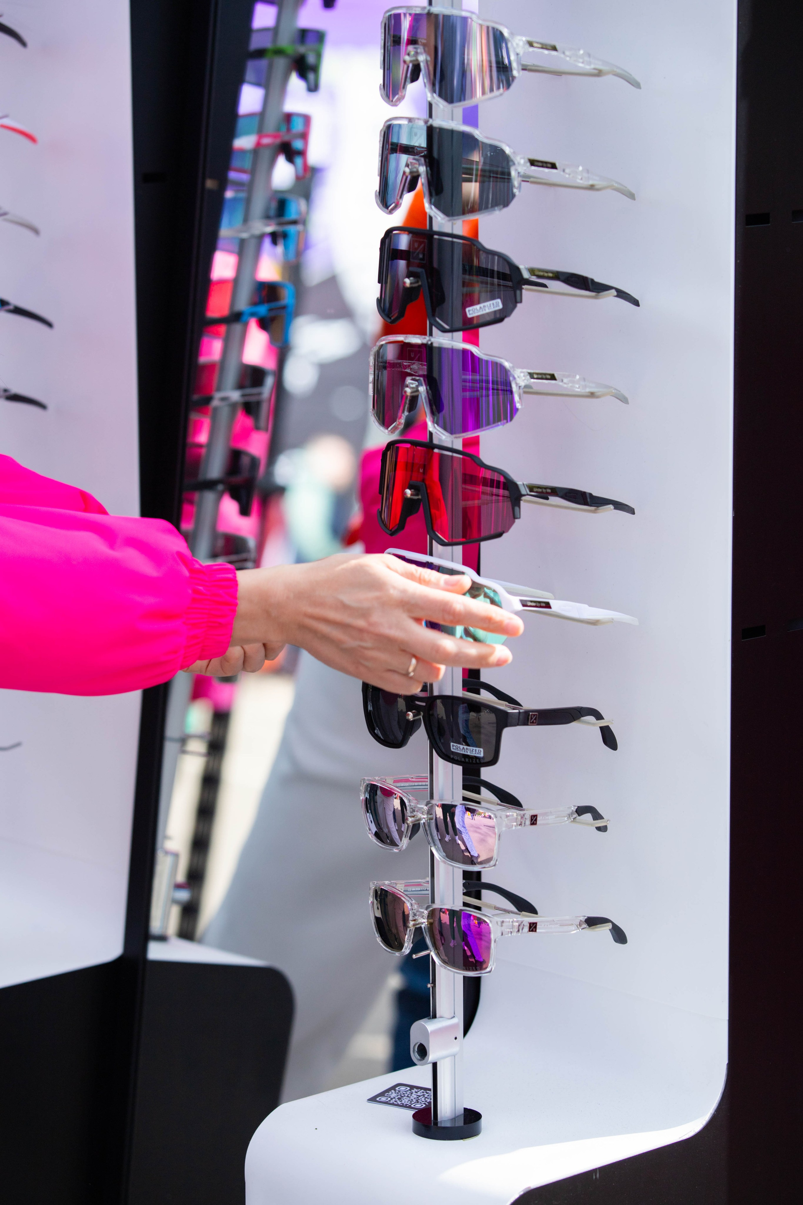 UNDER BY ME Зона экспо Московский полумарафон. Александра Мельниченко/ Бегающий фотограф