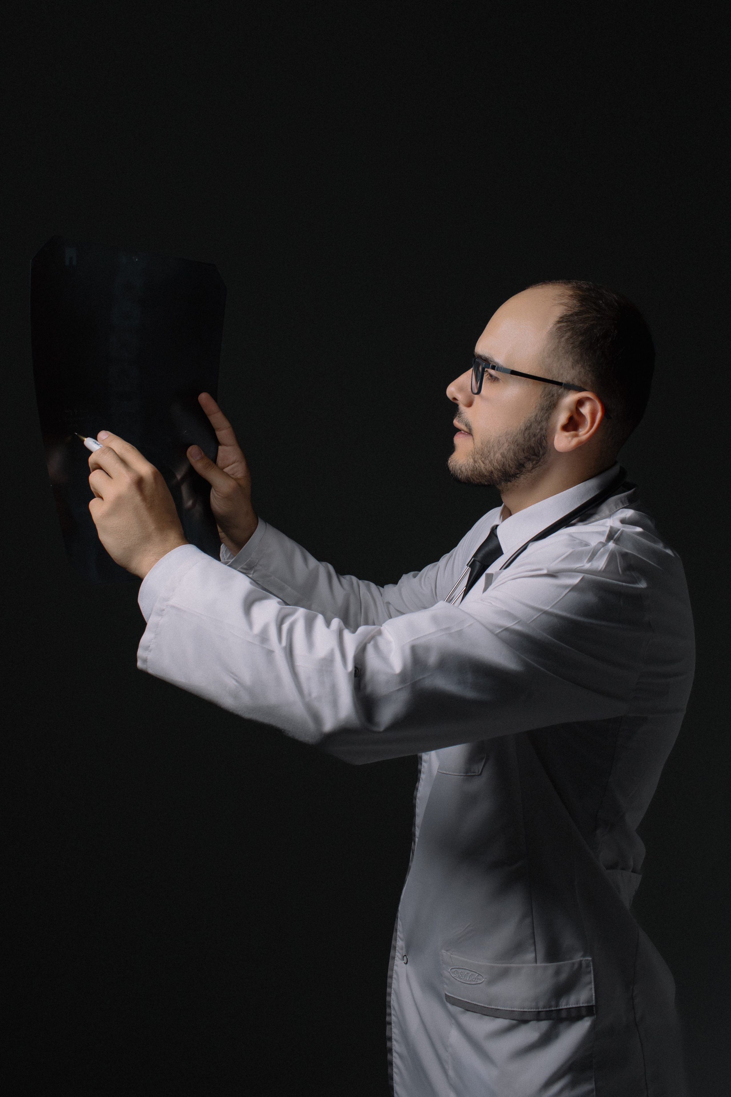 Съёмка для выпускников ГГМУ с элементами контента. Часть 2. Сергеев Алексей. Фотограф