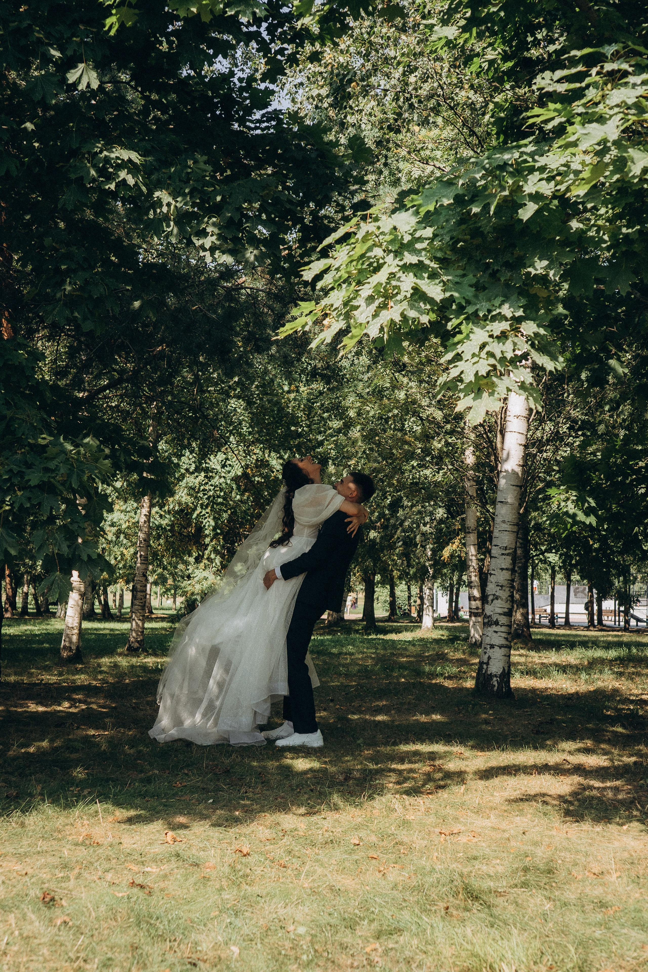 СВАДЕБНАЯ СЬЕМК В ПАРКЕ 300-ЛЕТИЯ. Профессиональный фотограф, Санкт-Петербург — Виктория Богомолова