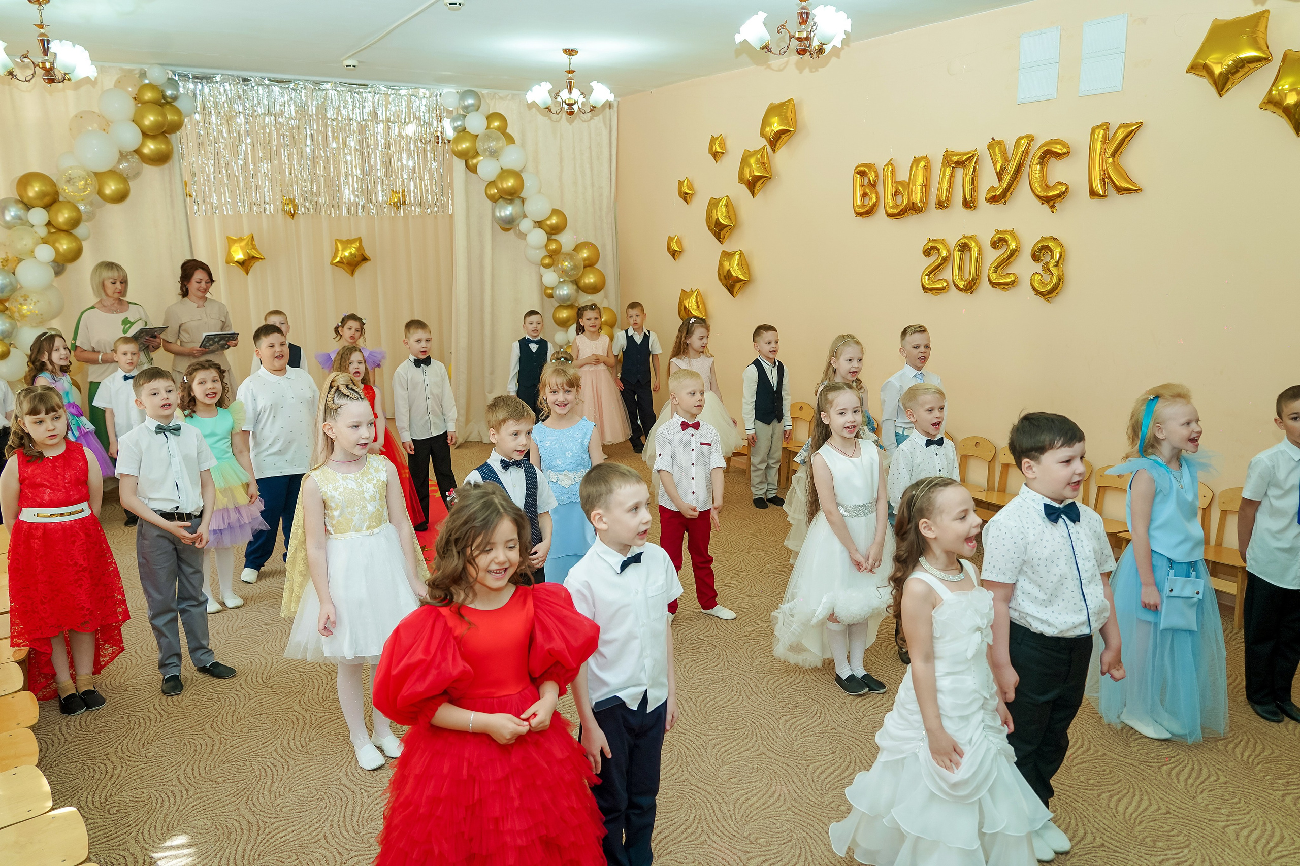 Фотосъемка видеосъёмка фотограф видеооператор новогодних утренников  в. Фотограф, видеооператор Нина Коршунова