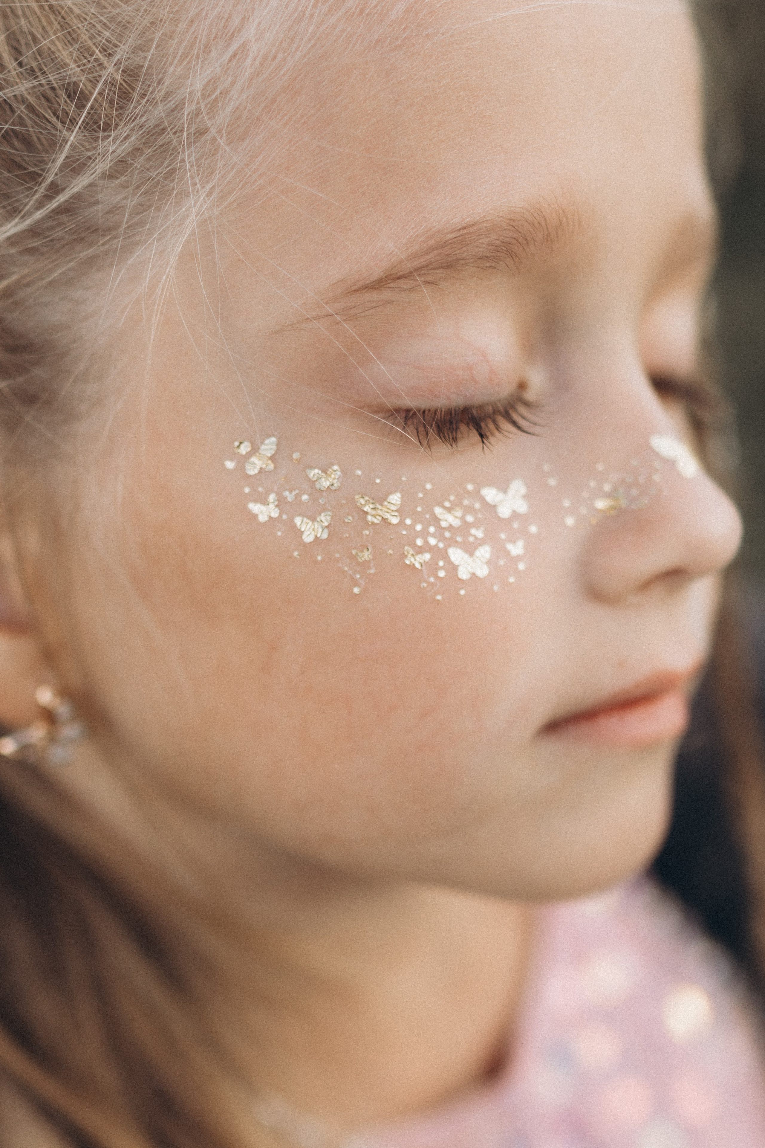 Вика и Миша на сене. Семейный фотограф lifestyle в Новосибирске Елена Шпилевая