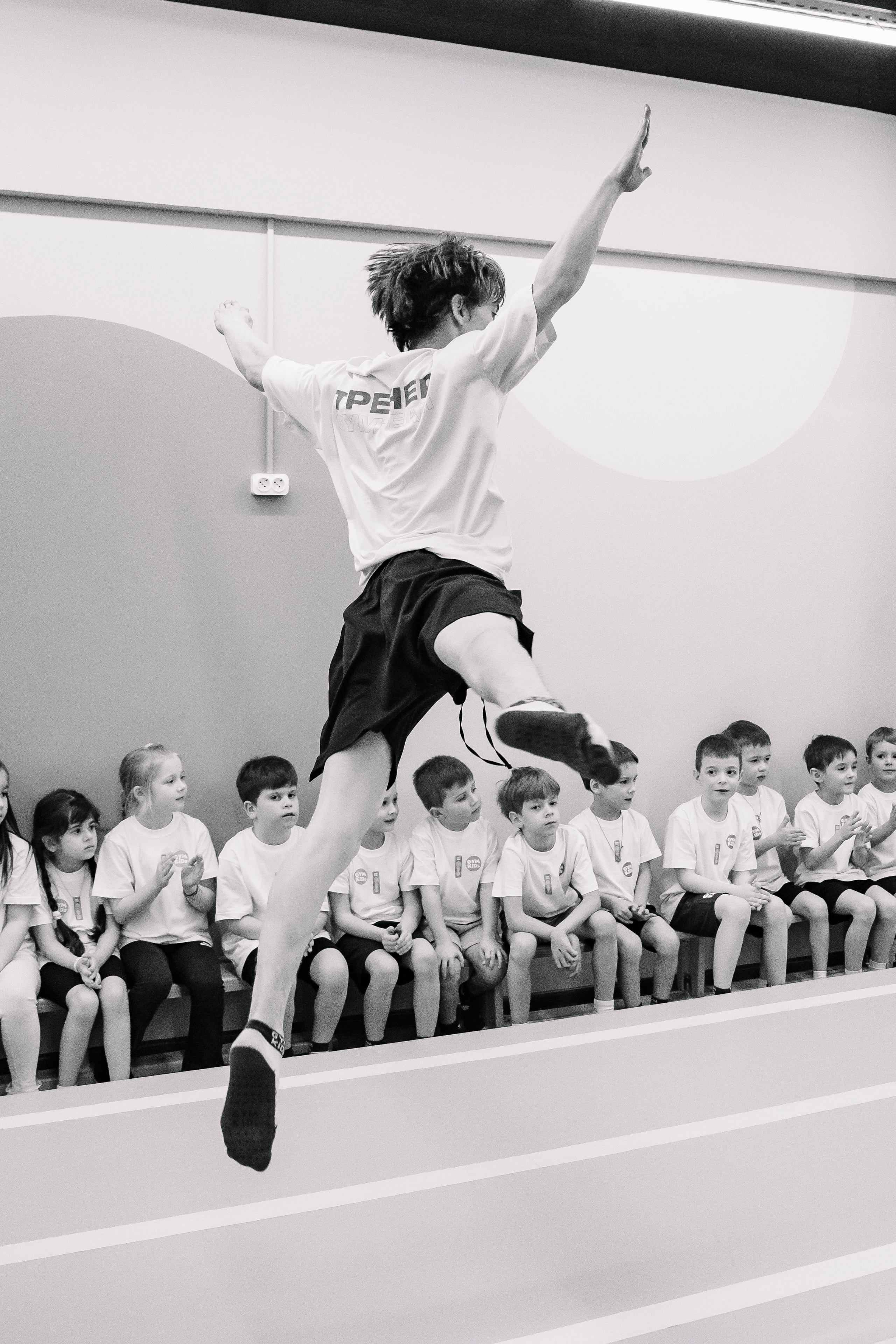 Соревнования по гимнастике в Gymkids Чертаново. Профессиональный фотограф в Москве | Заказать фотосессию и съемку