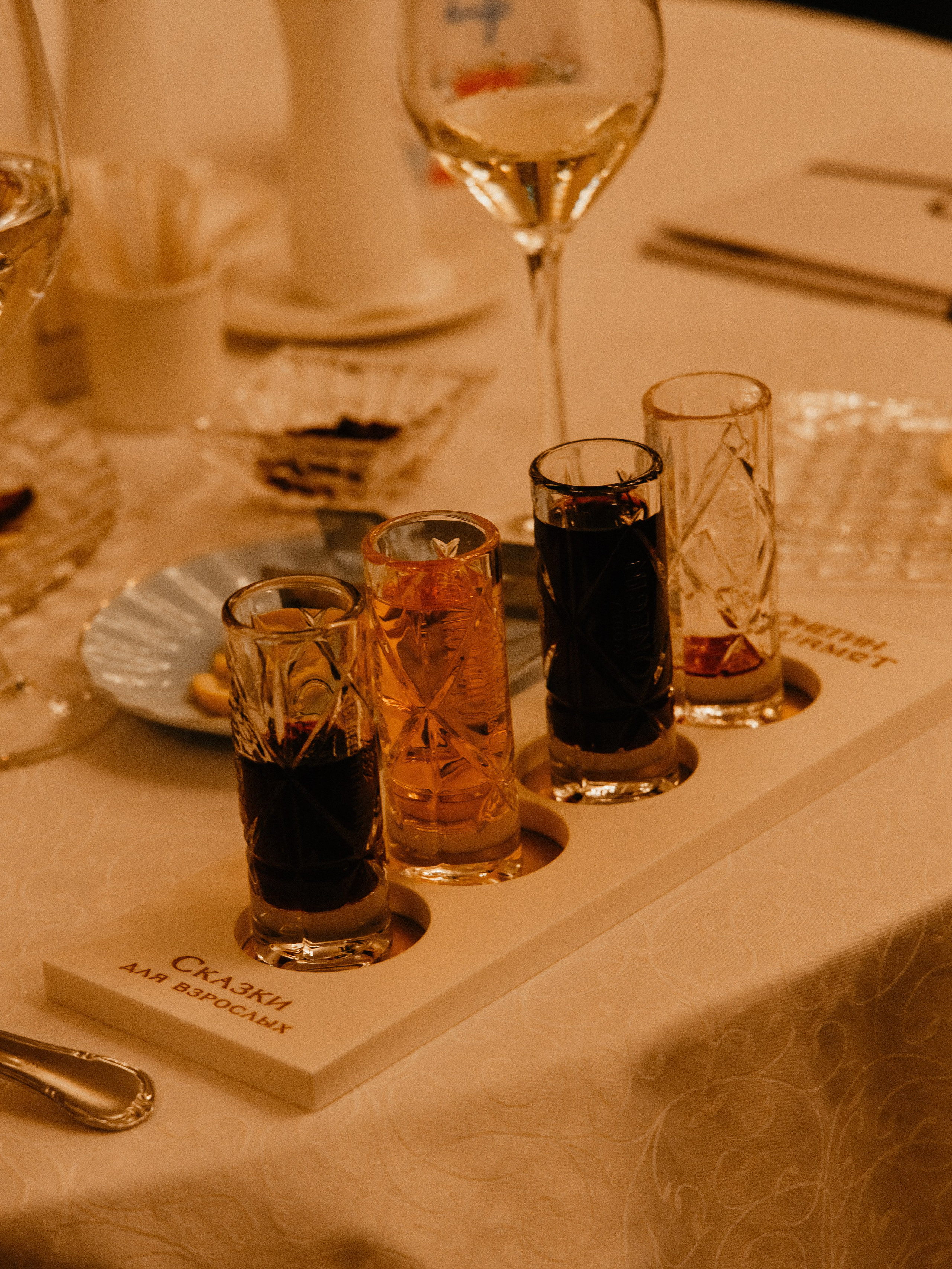 Ресторан Облака|8 марта. Свадебный фотограф Челябинск Зиненко Виктория