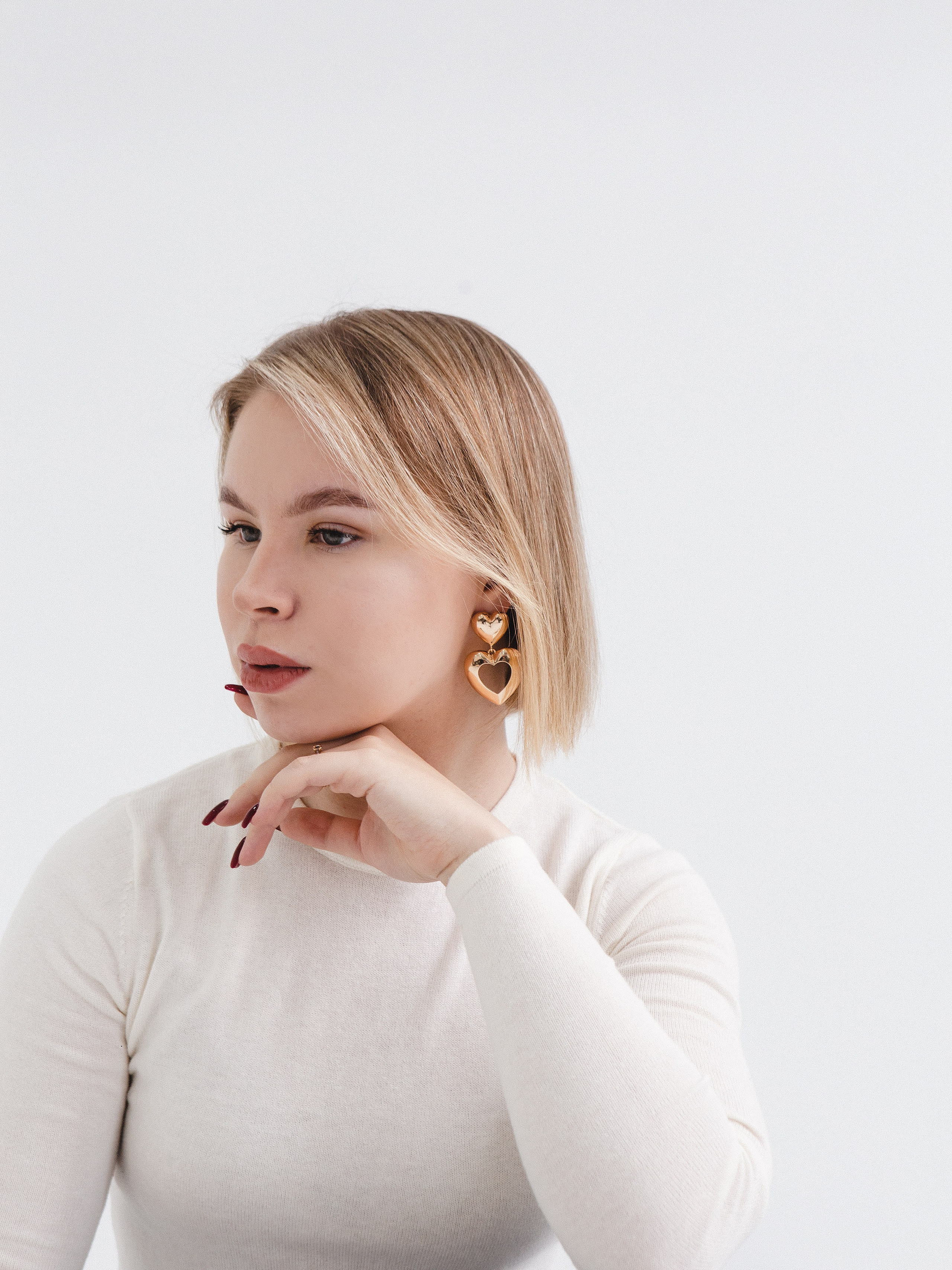 Фотосессия мамы с дочерями в минималистичной фотостудии Челябинска. Свадебный фотограф Челябинск Зиненко Виктория