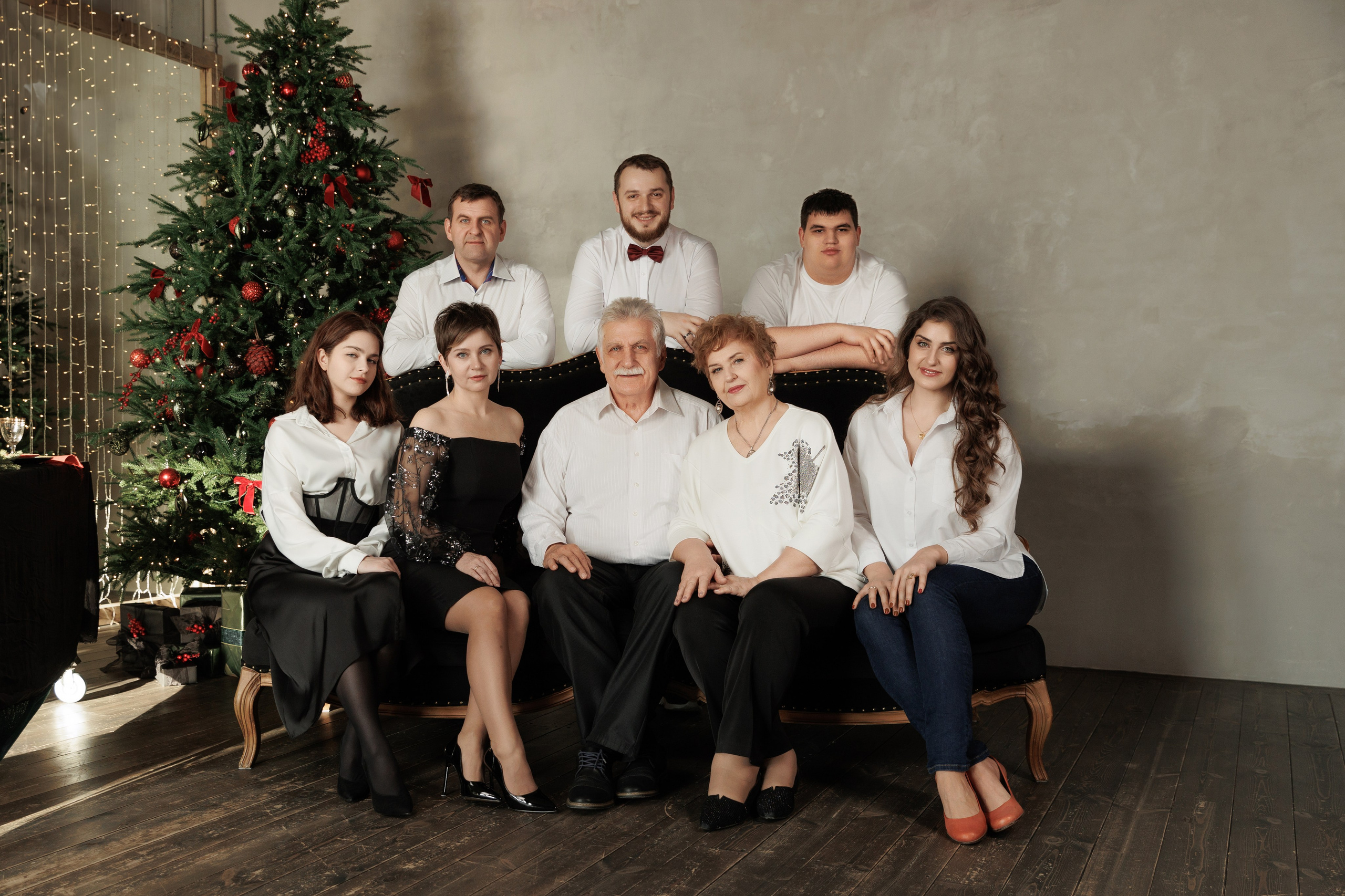 Наталья с семьей. Фотограф женского портрета, беременности и материнства Харькова Елена