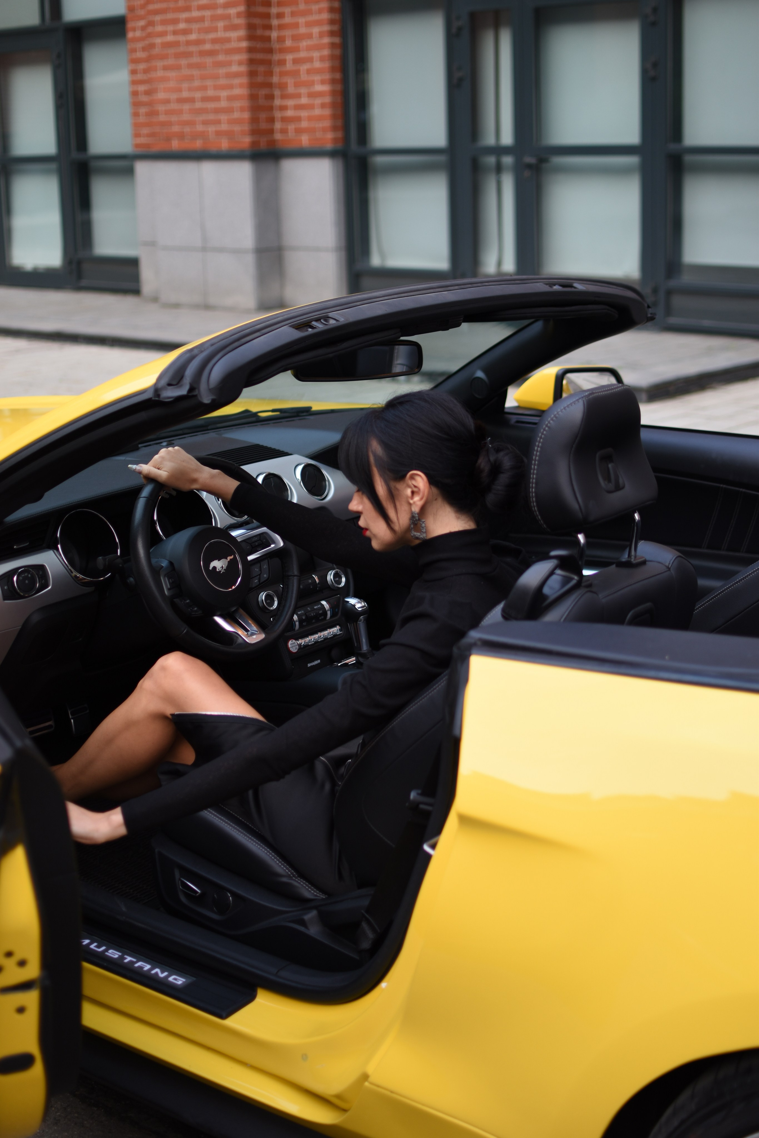 Арма Парк и жёлтый Mustang. Фотограф Лобанов Антон, г. Москва