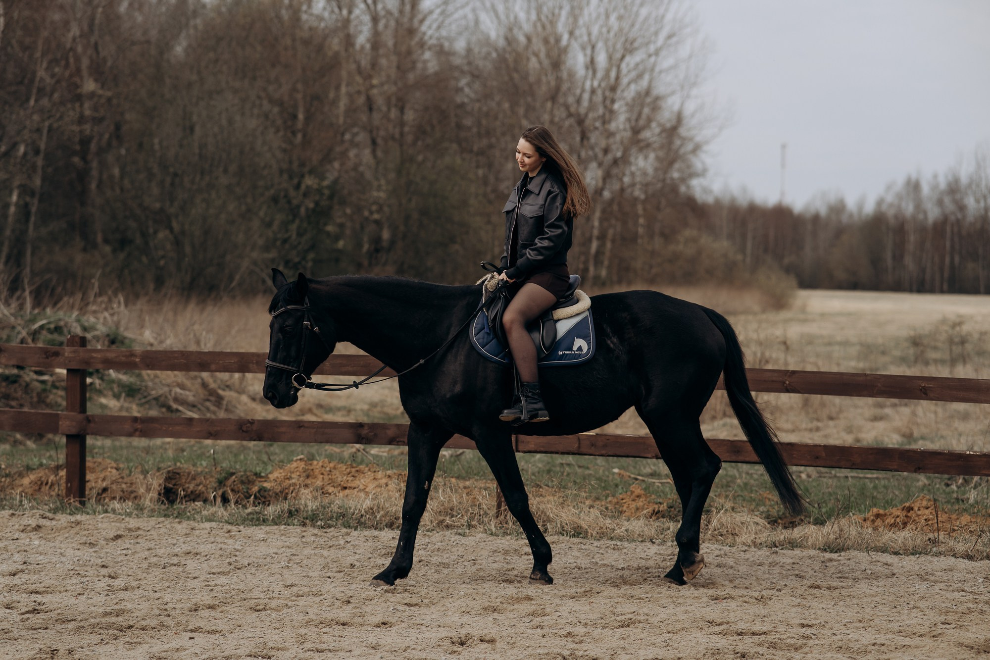 Фотосессия девушки с лошадью. Свадебный и репортажный фотограф в Ярославле Евгений Сальников