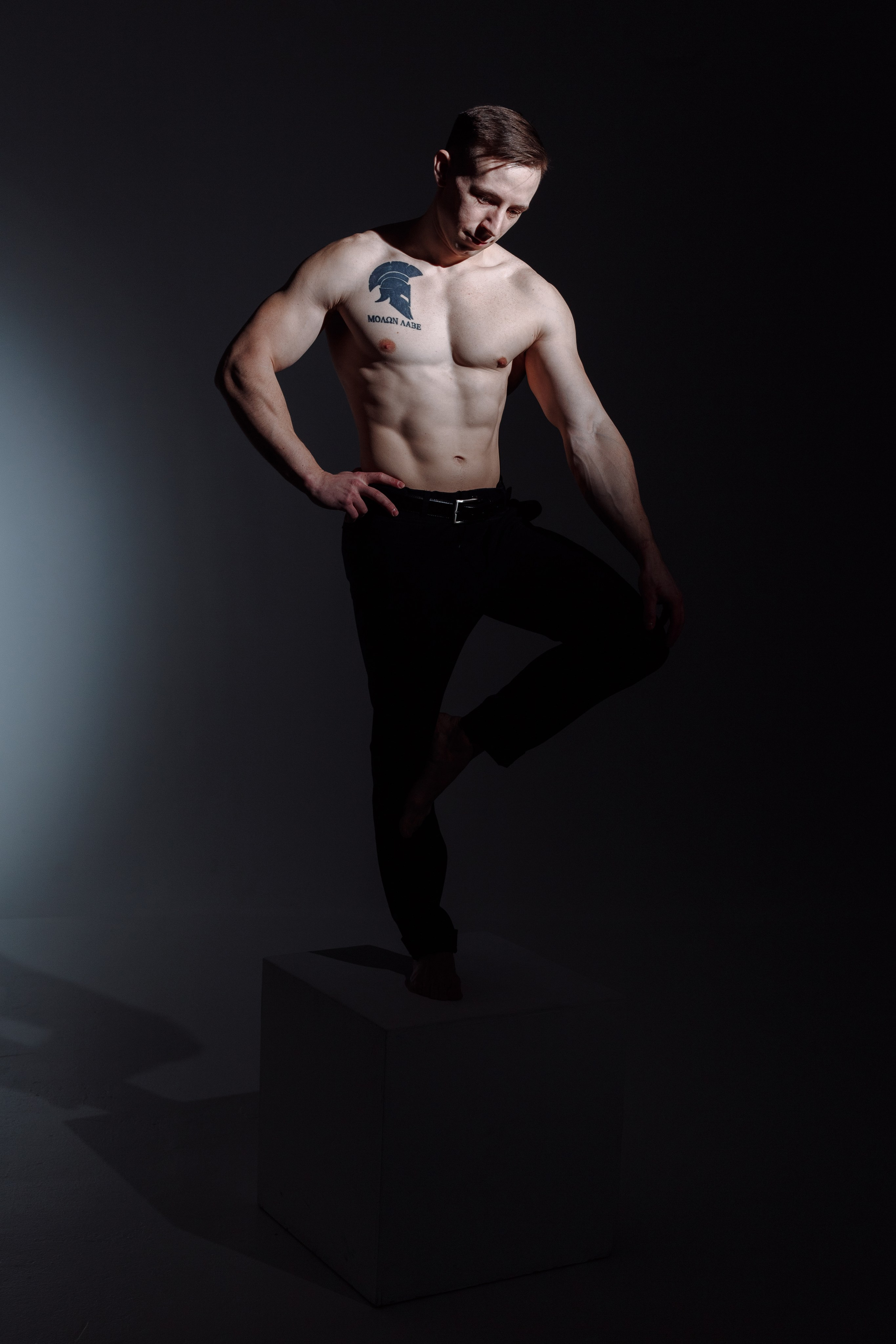 Мужская фотосессия в студии Нижний Новгород. Мужской портрет, Нижний Новгород. Фотосессия спортсмена в Нижнем Новгороде.