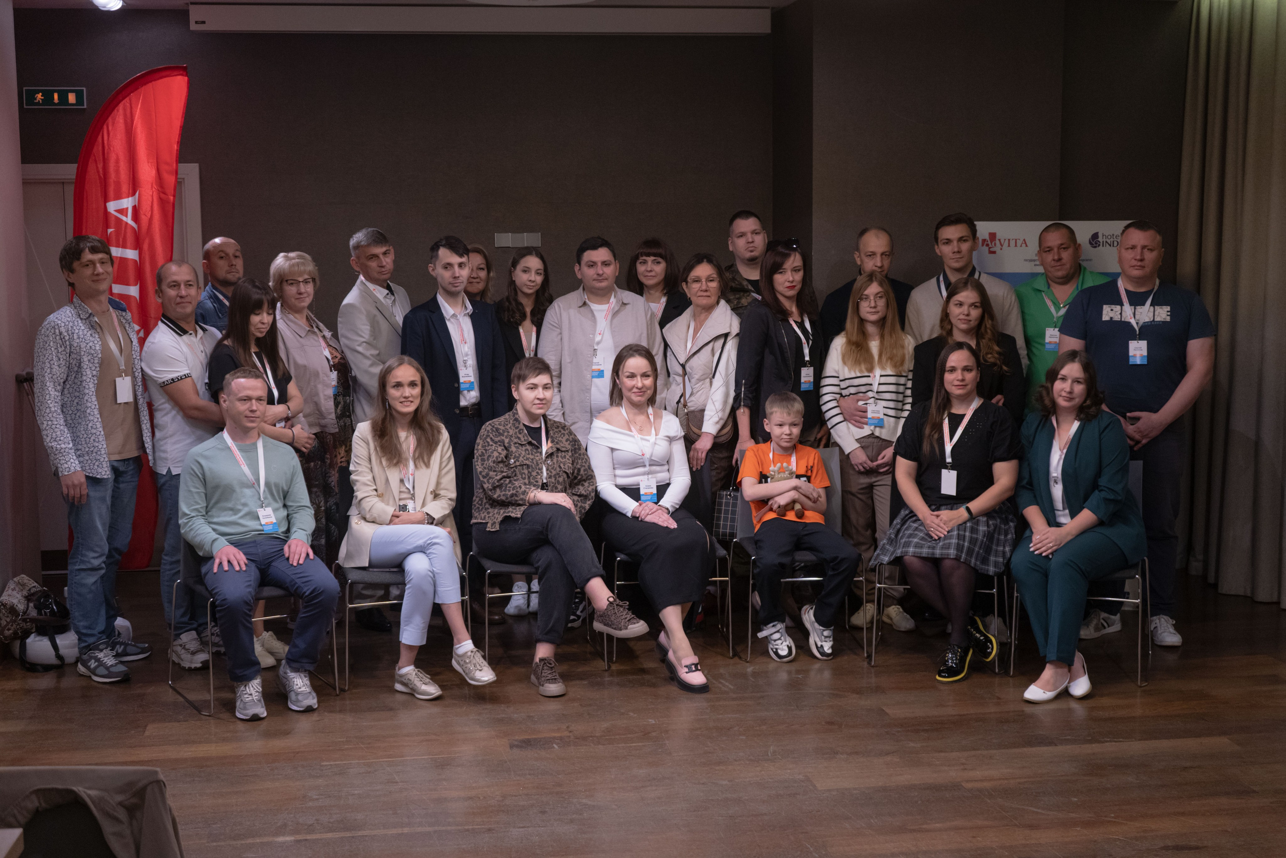 Встреча доноров и реципиентов костного мозга | Адвита. Юля Мурашова портретный и документальный фотограф