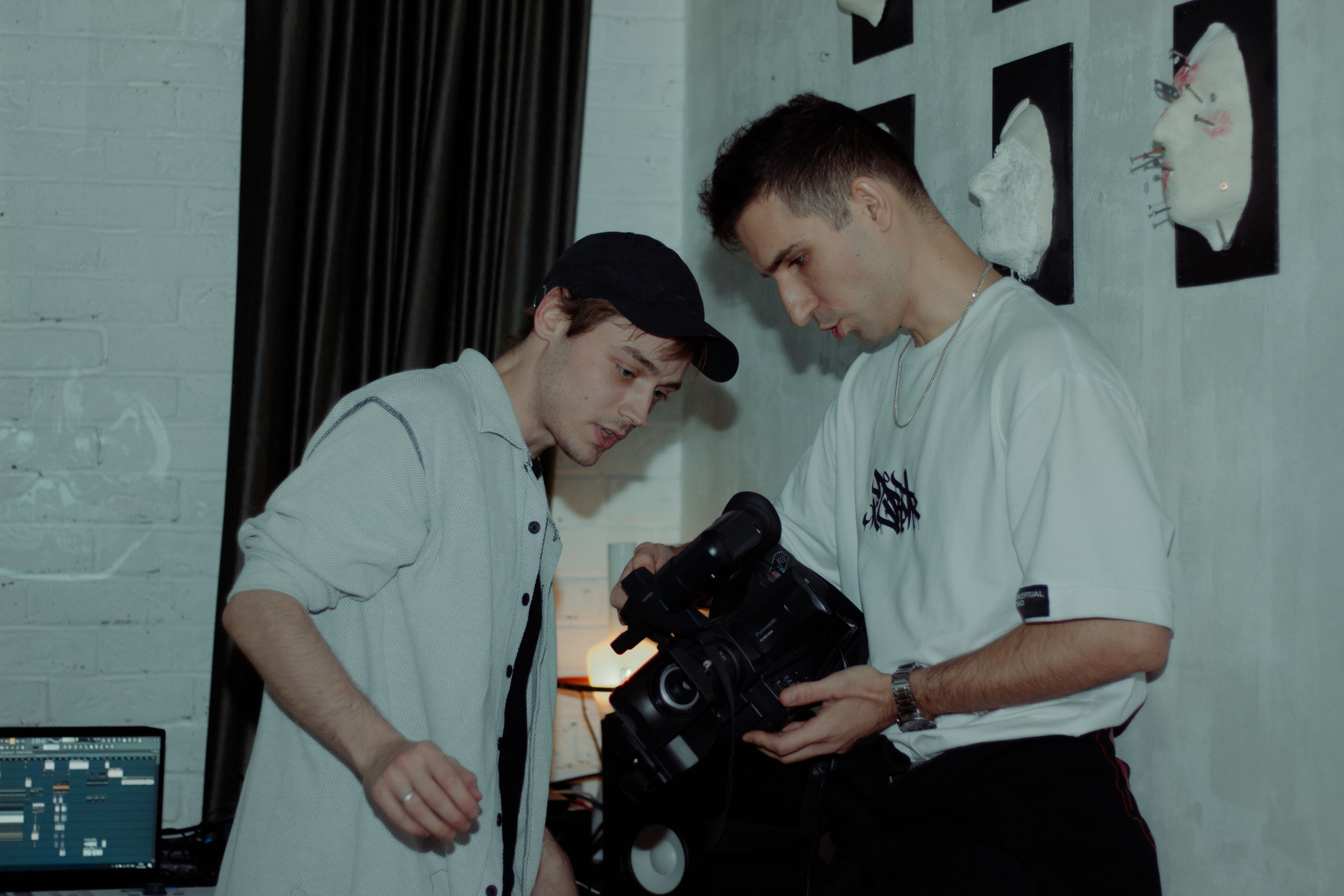 Бильярдная «Крученых» некрореализм. Юля Мурашова портретный и документальный фотограф